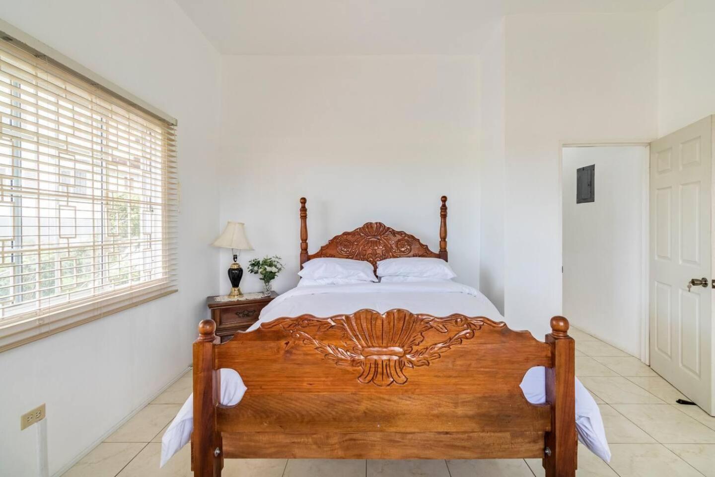 Lovely 1-Bed in Montego Bay-Rose View Apartment view 4