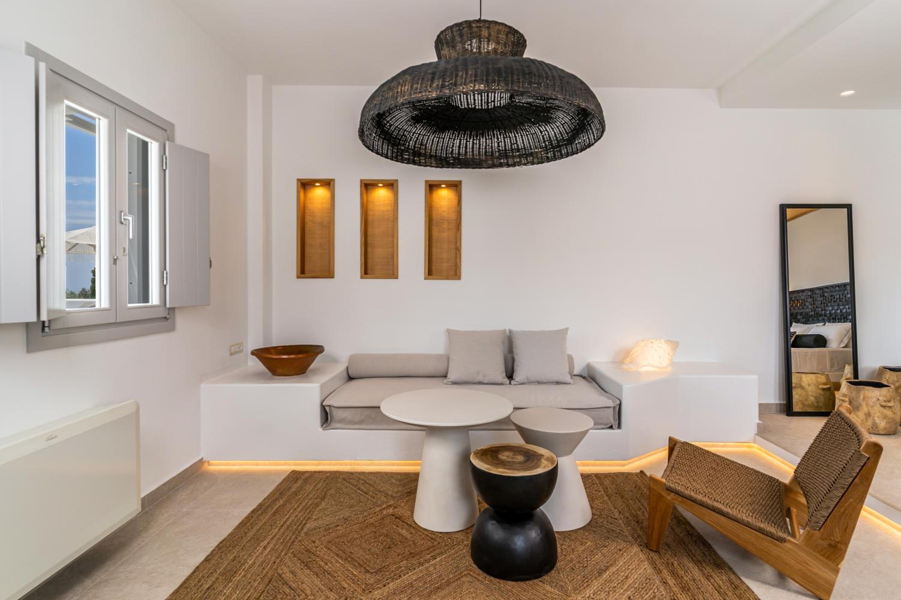 Arotron Santorini photo 2