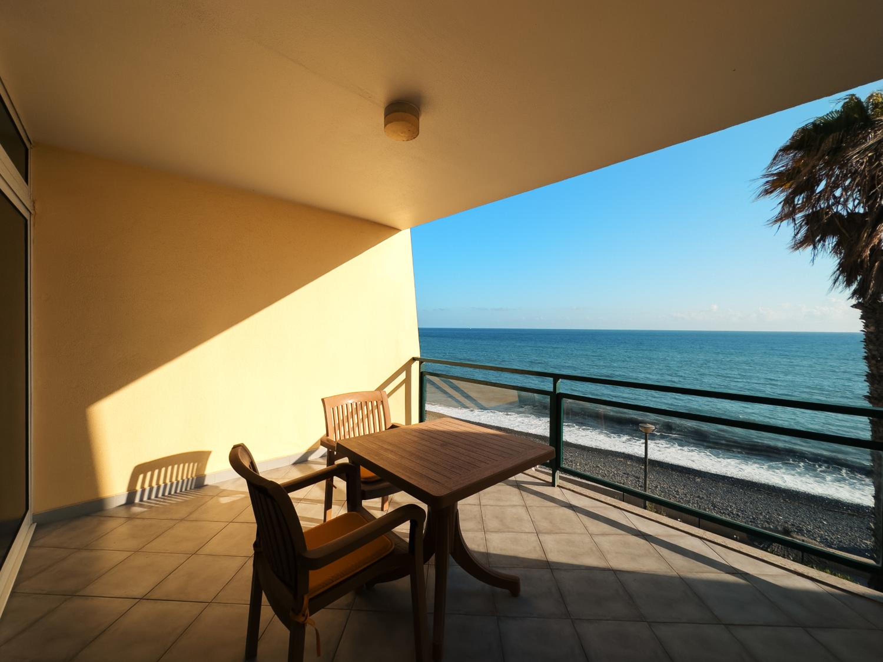 Tranquil Beachside Stay - Atlantic Gardens Beach view 5