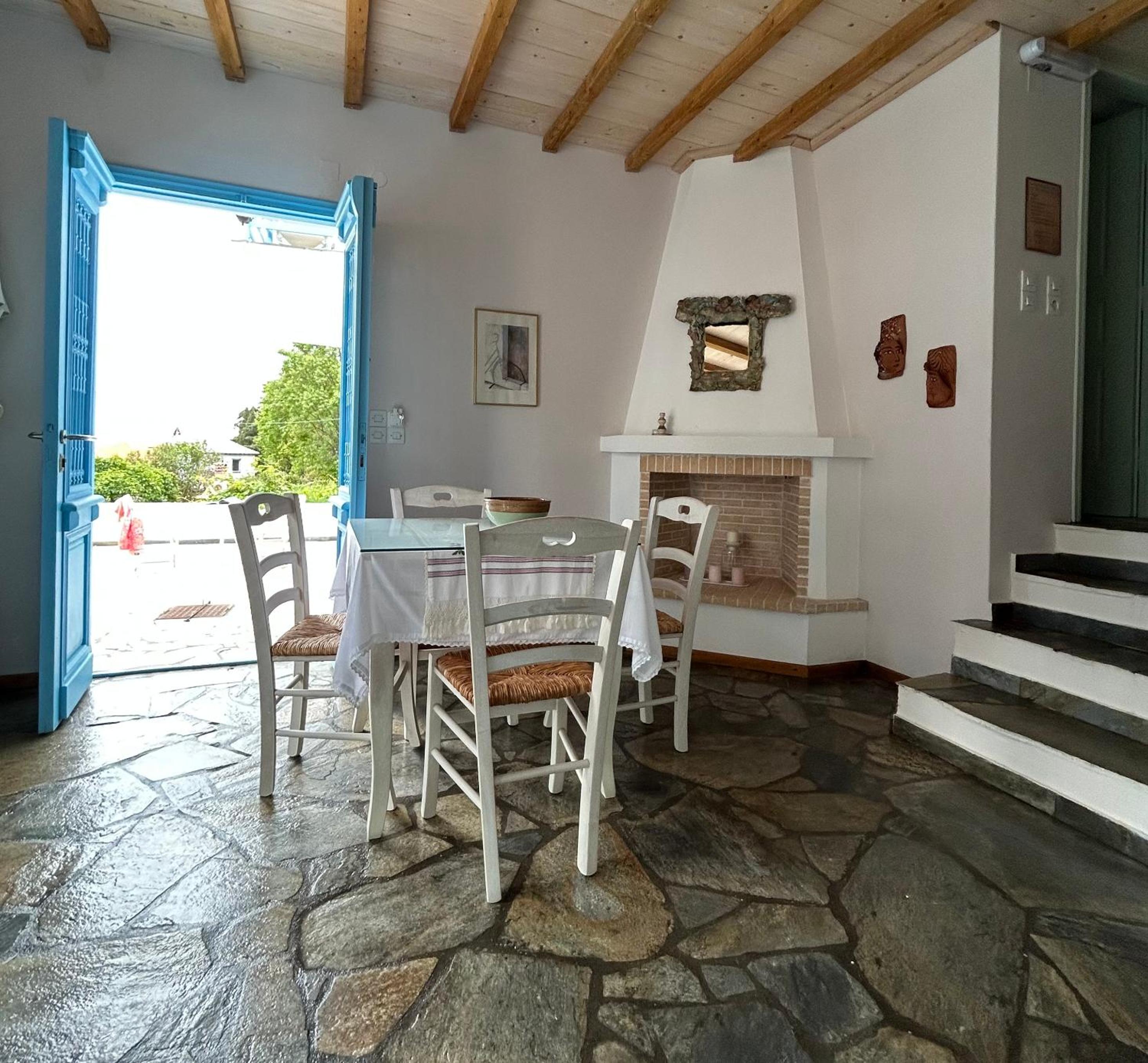 ELECTRA TRADITIONAL HOUSE