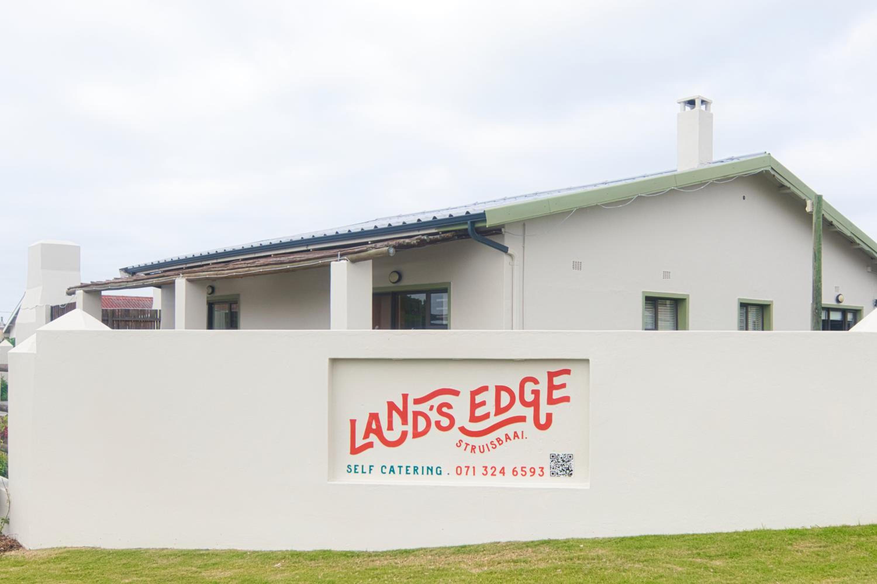 Land's Edge Eco Friendly Cottages and Apartments view 3