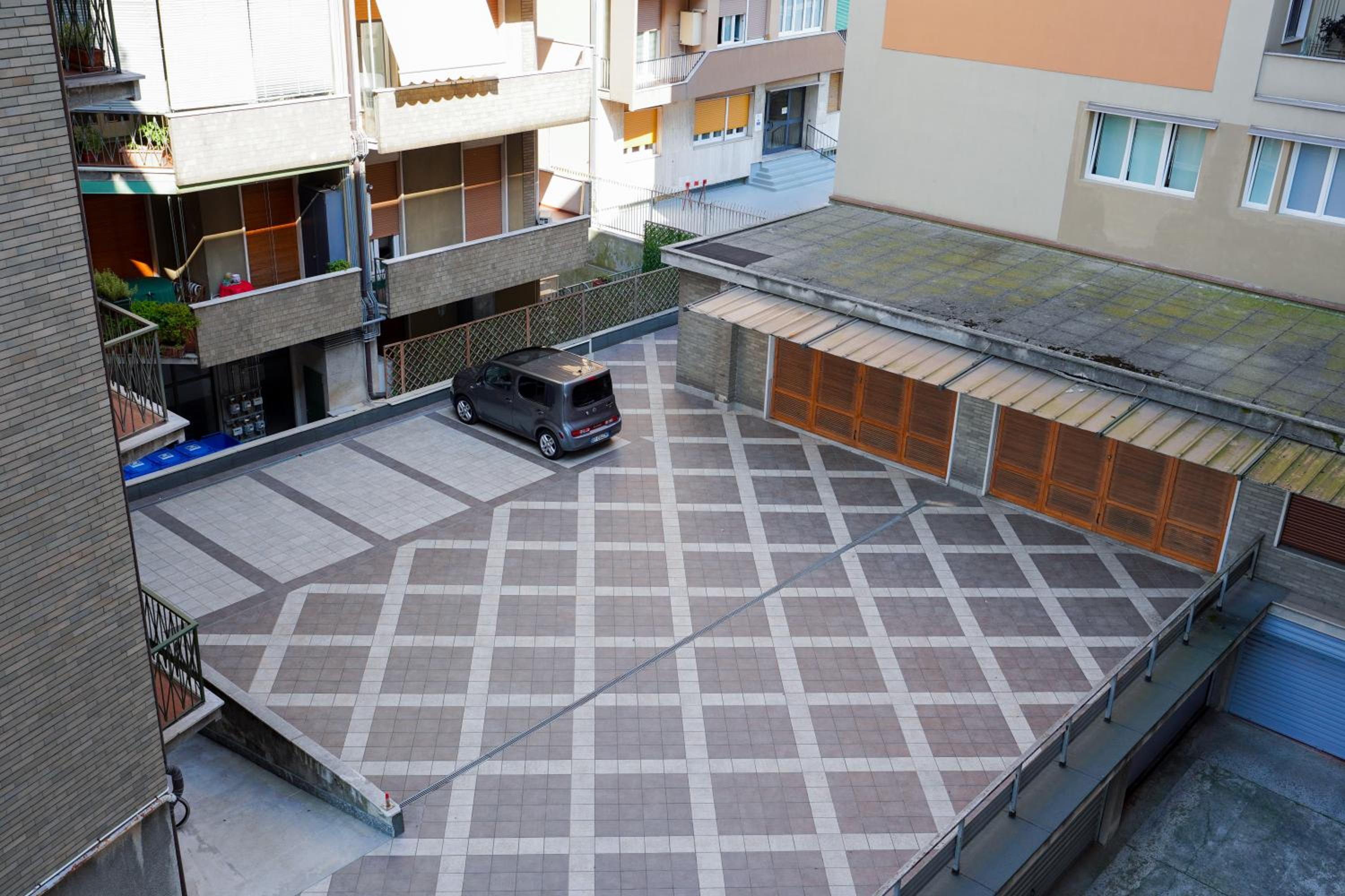 DANTE SUITE view 5