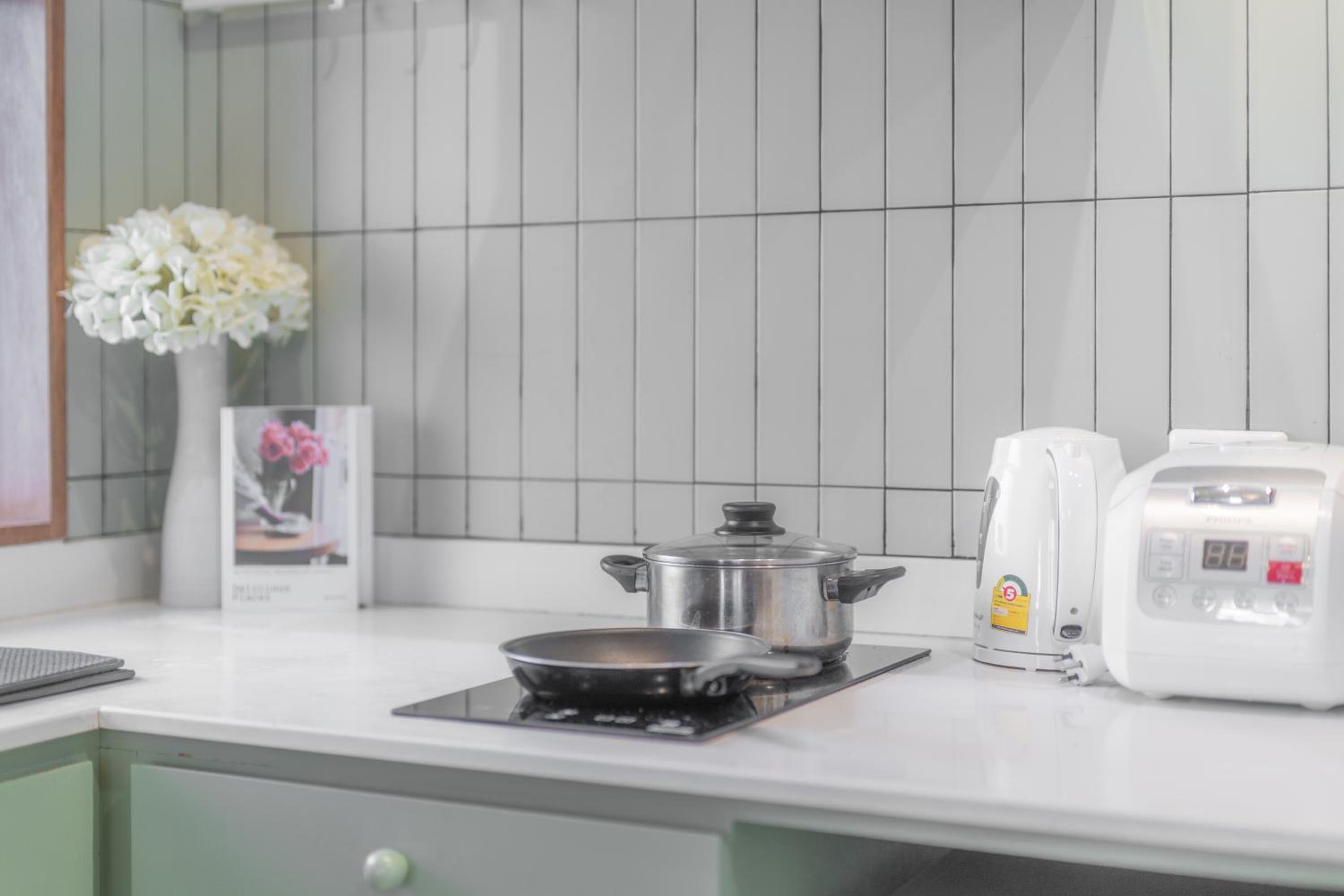 Evergreen apartment by Beginning with, 3BR in heart of Nimman