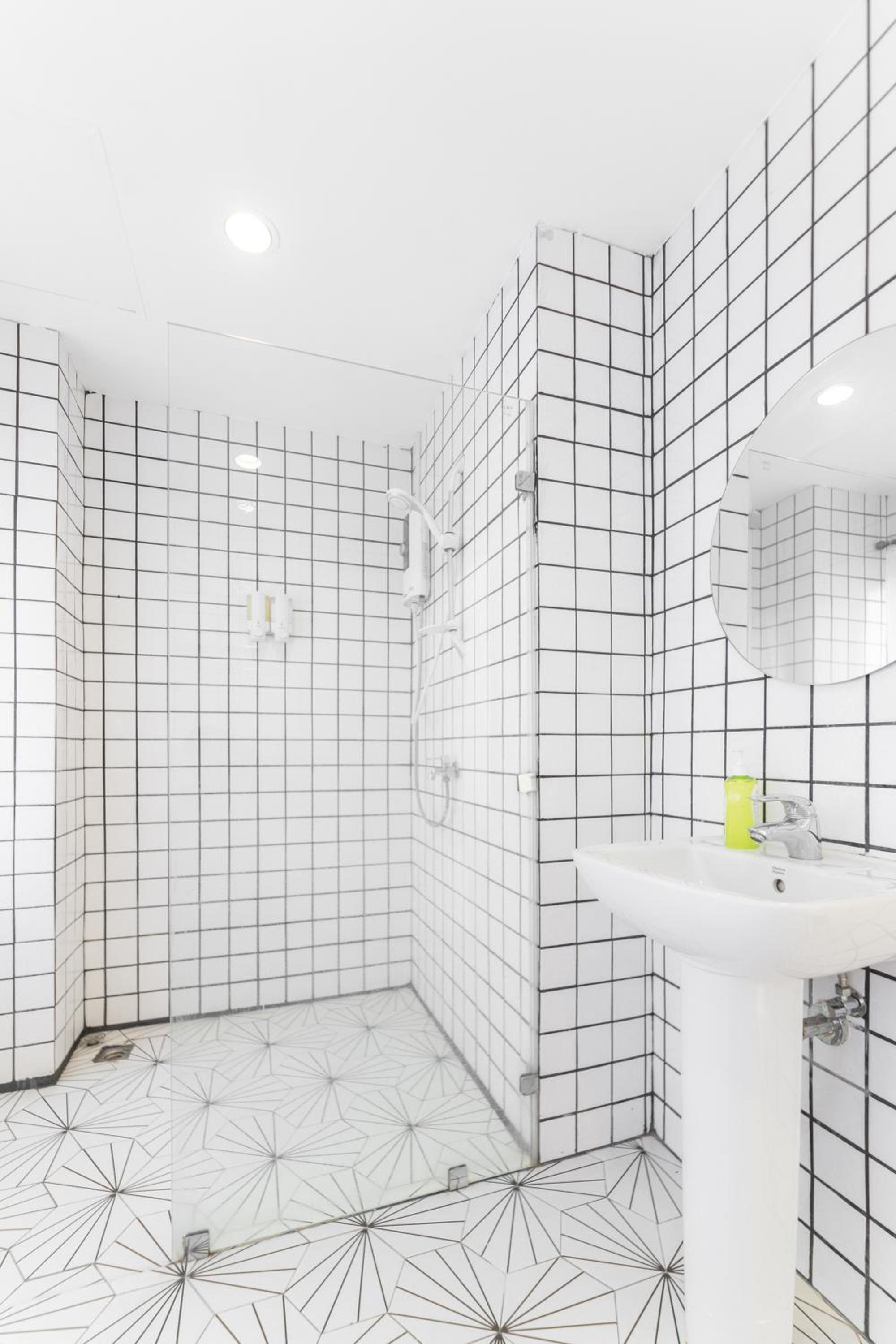 Evergreen apartment by Beginning with, 3BR in heart of Nimman
