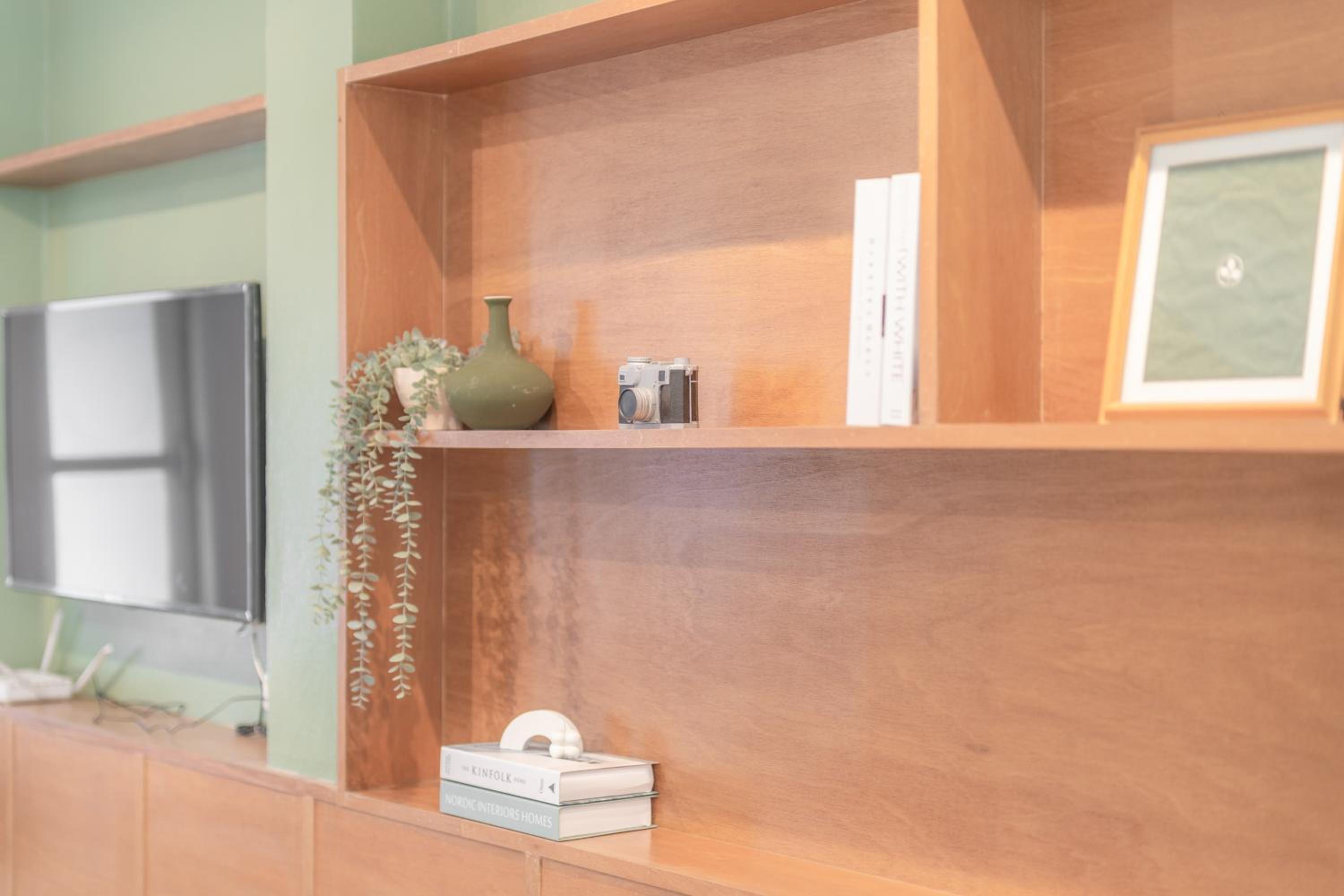 Evergreen apartment by Beginning with, 3BR in heart of Nimman