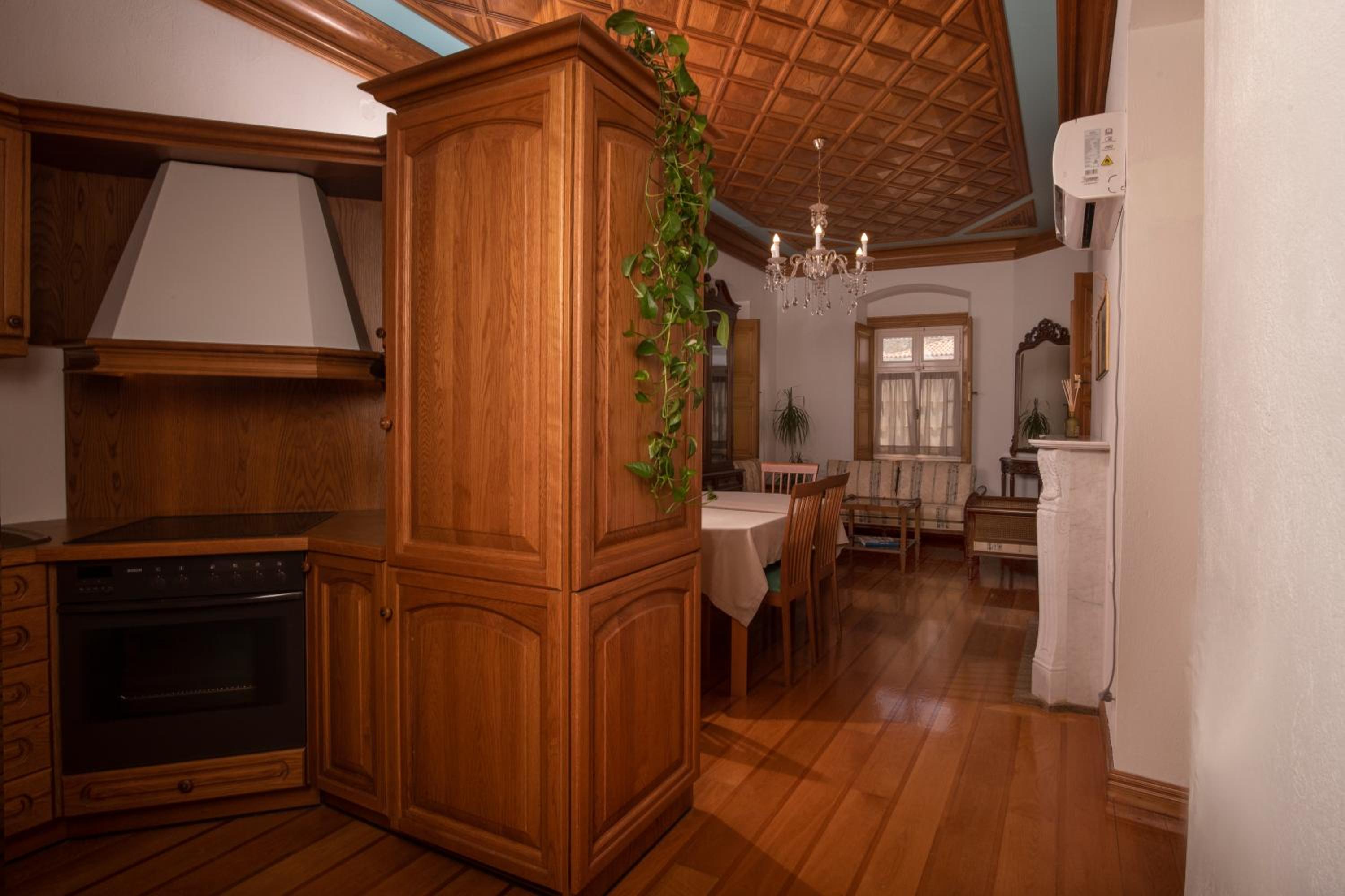 Antoinette Mansion view 2