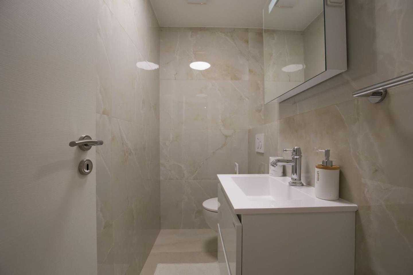 Apartment Ten