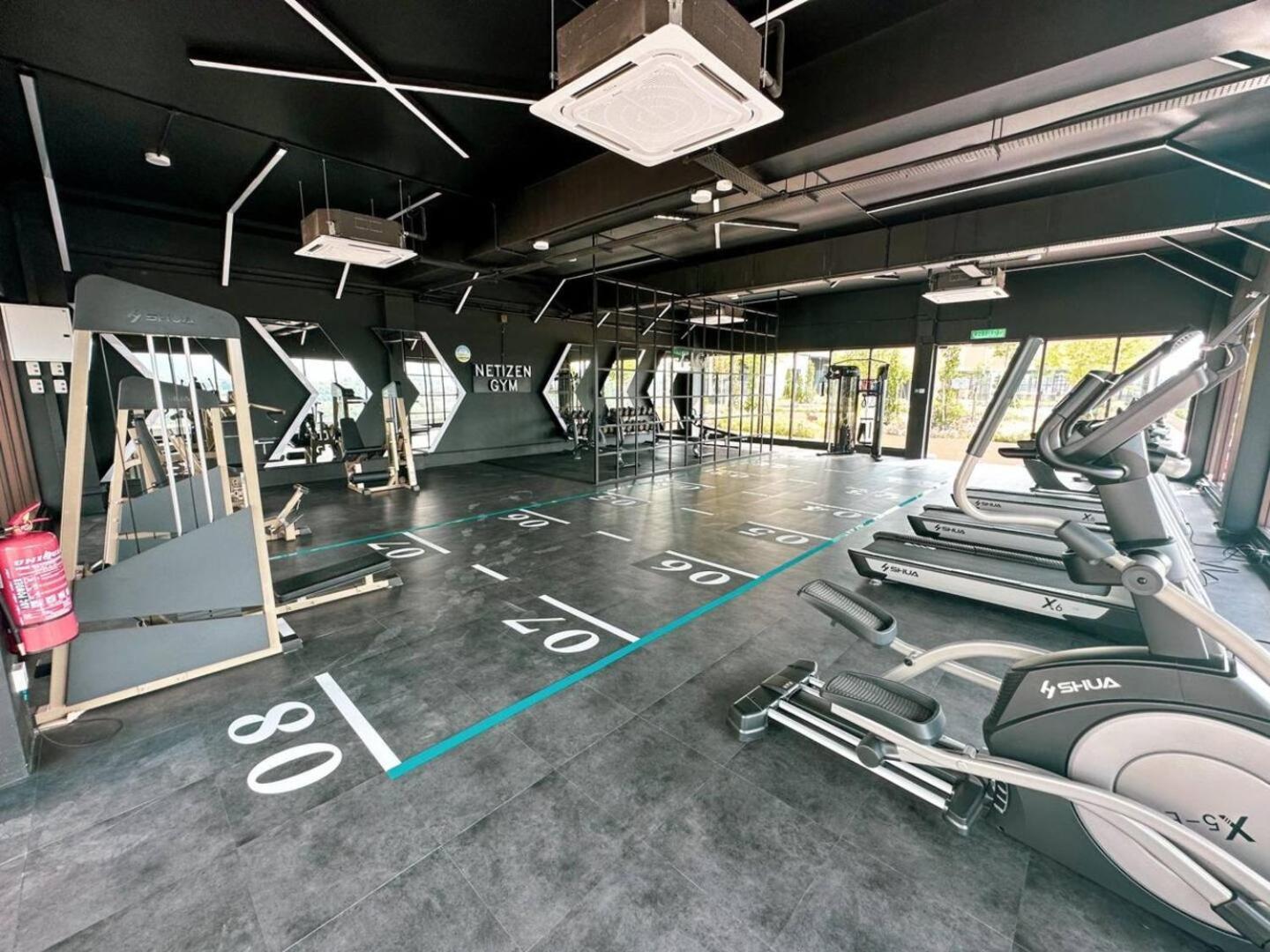 The Netizen #Cheras#C180#MRT#9person stay#Staycation 3 Bed Rooms