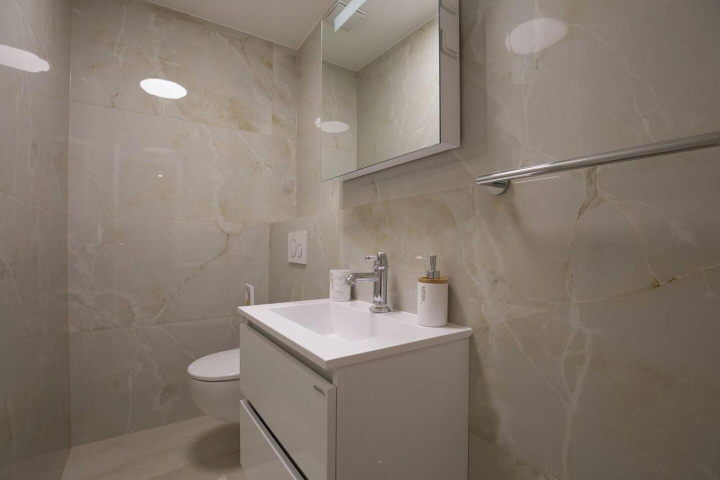 Apartment Ten