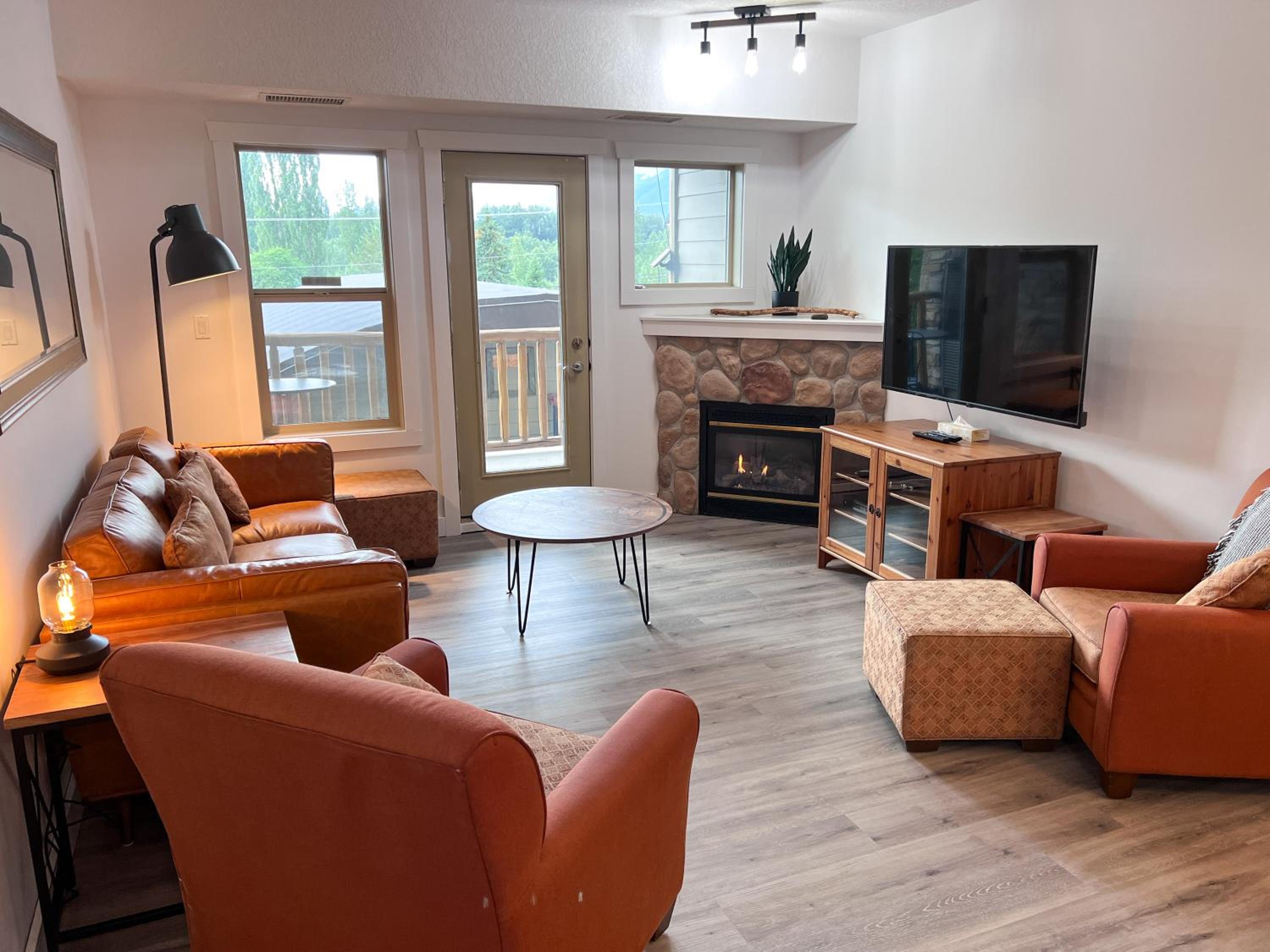 Silver Rock Condominiums by Fernie Central Reservations