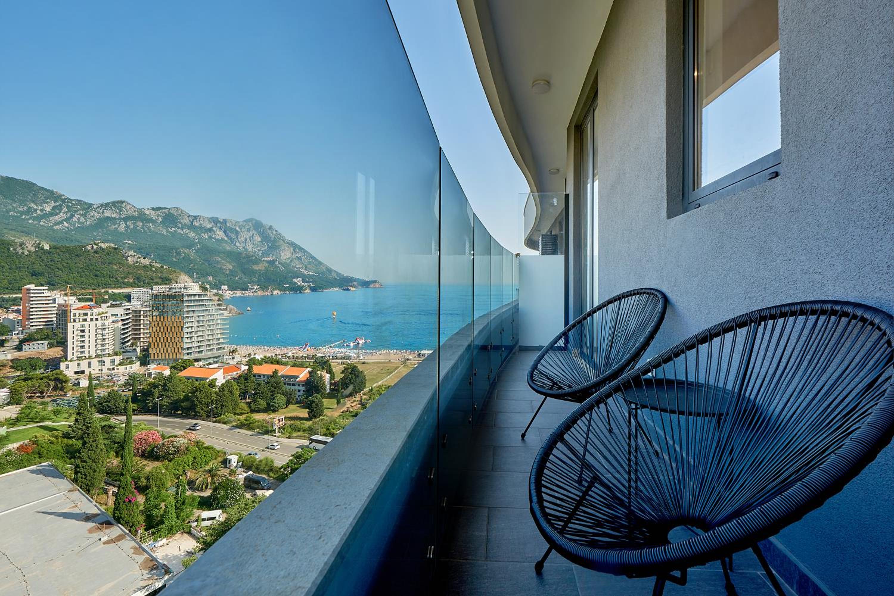Skyline resort