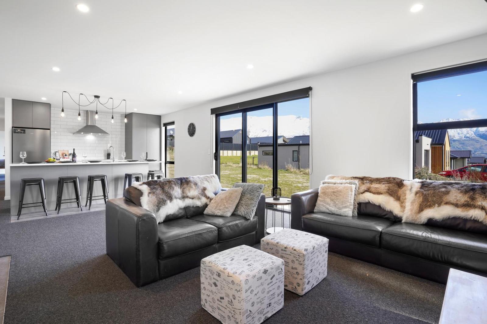 Paradise Point - Wānaka Holiday Home view 2