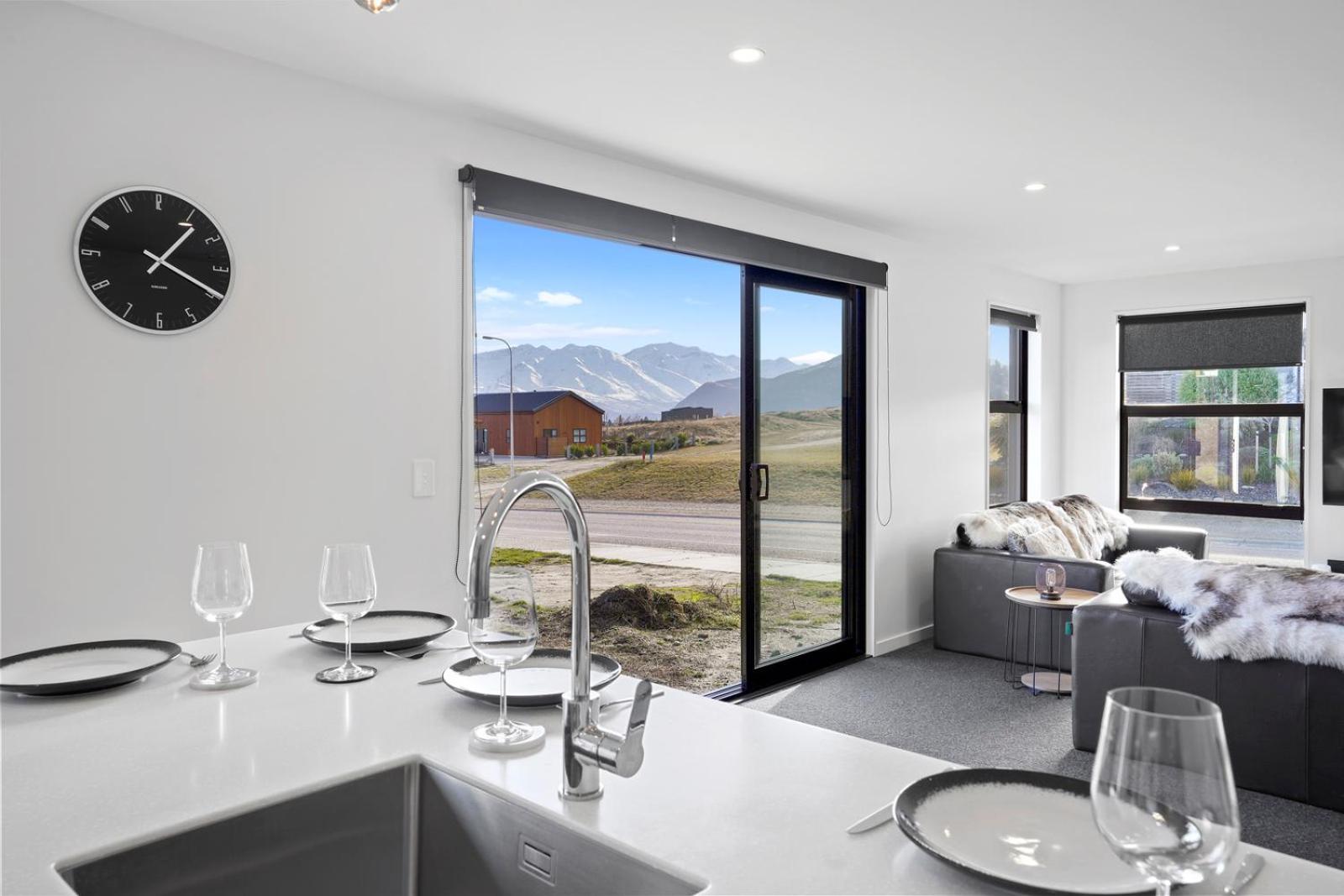 Paradise Point - Wānaka Holiday Home view 5