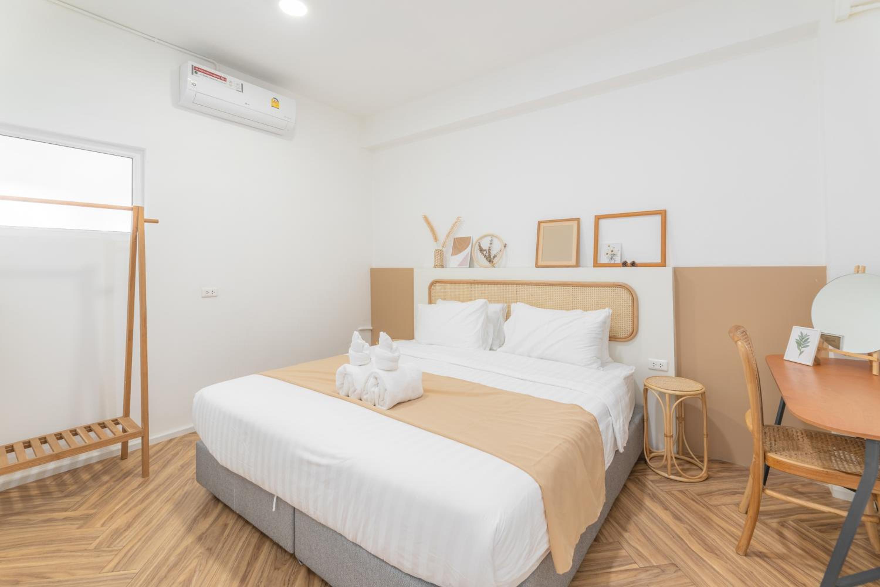 Craft studio apartment by Beginning with,3BR​ in heart of Nimman
