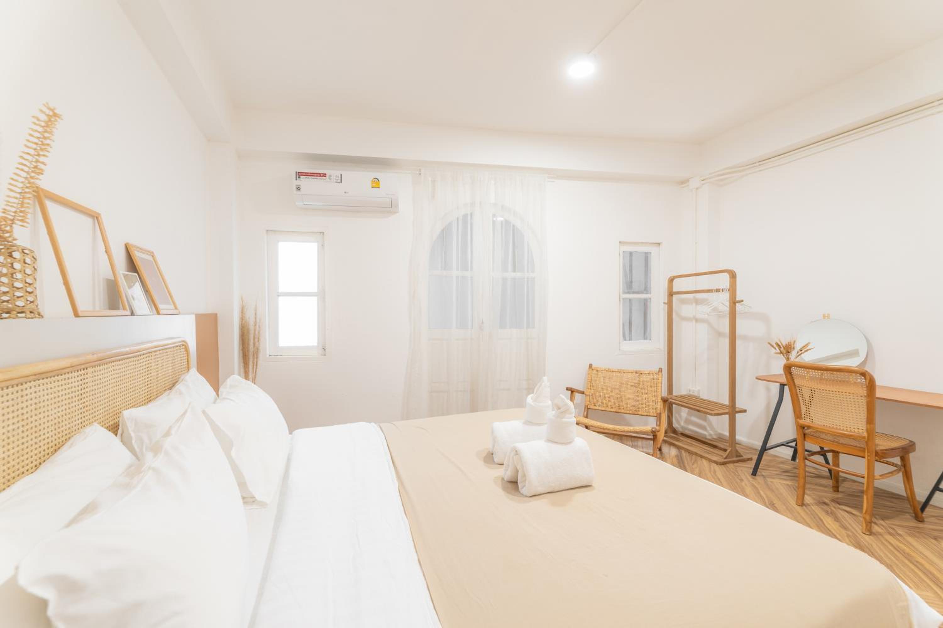 Craft studio apartment by Beginning with,3BR​ in heart of Nimman