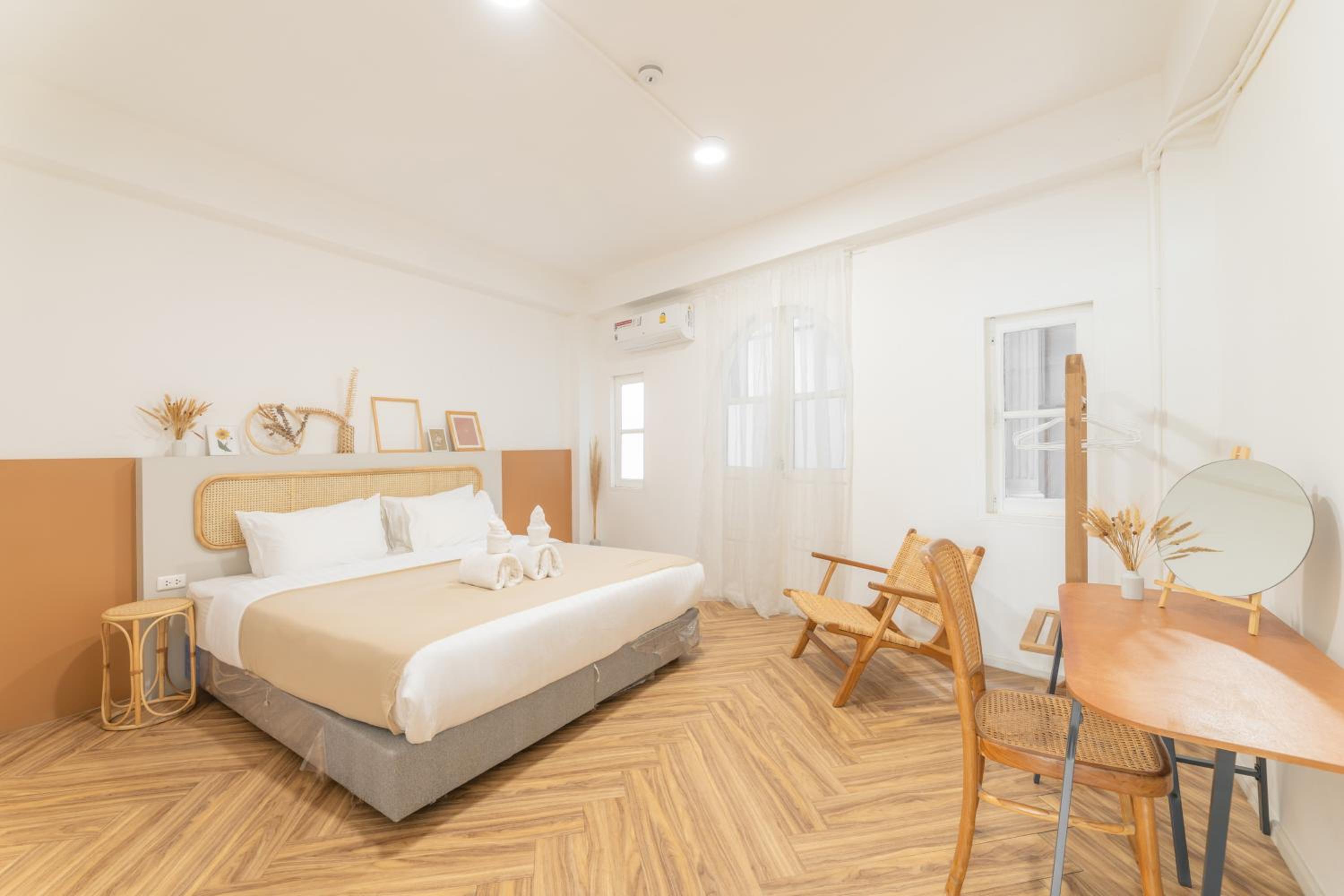 Craft studio apartment by Beginning with,3BR​ in heart of Nimman