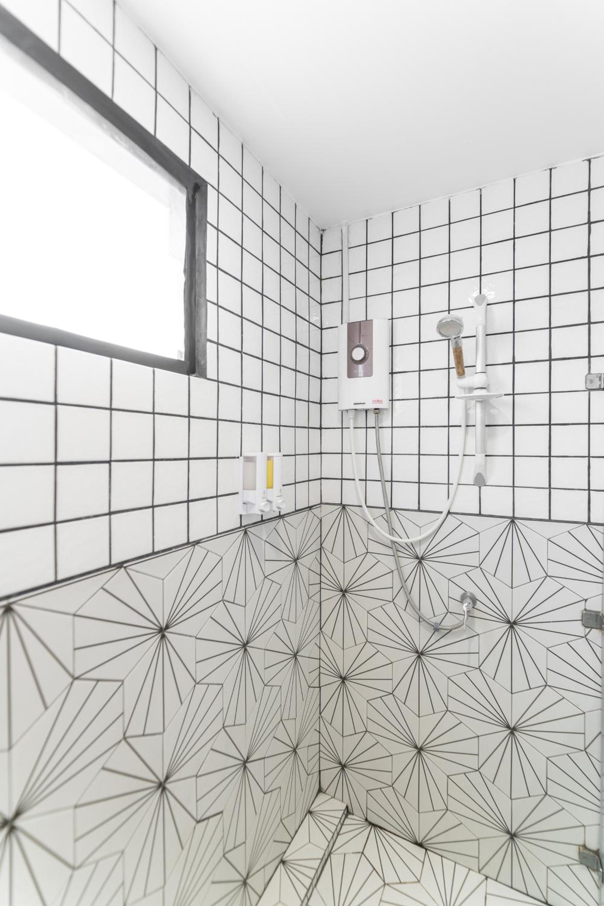 Craft studio apartment by Beginning with,3BR​ in heart of Nimman