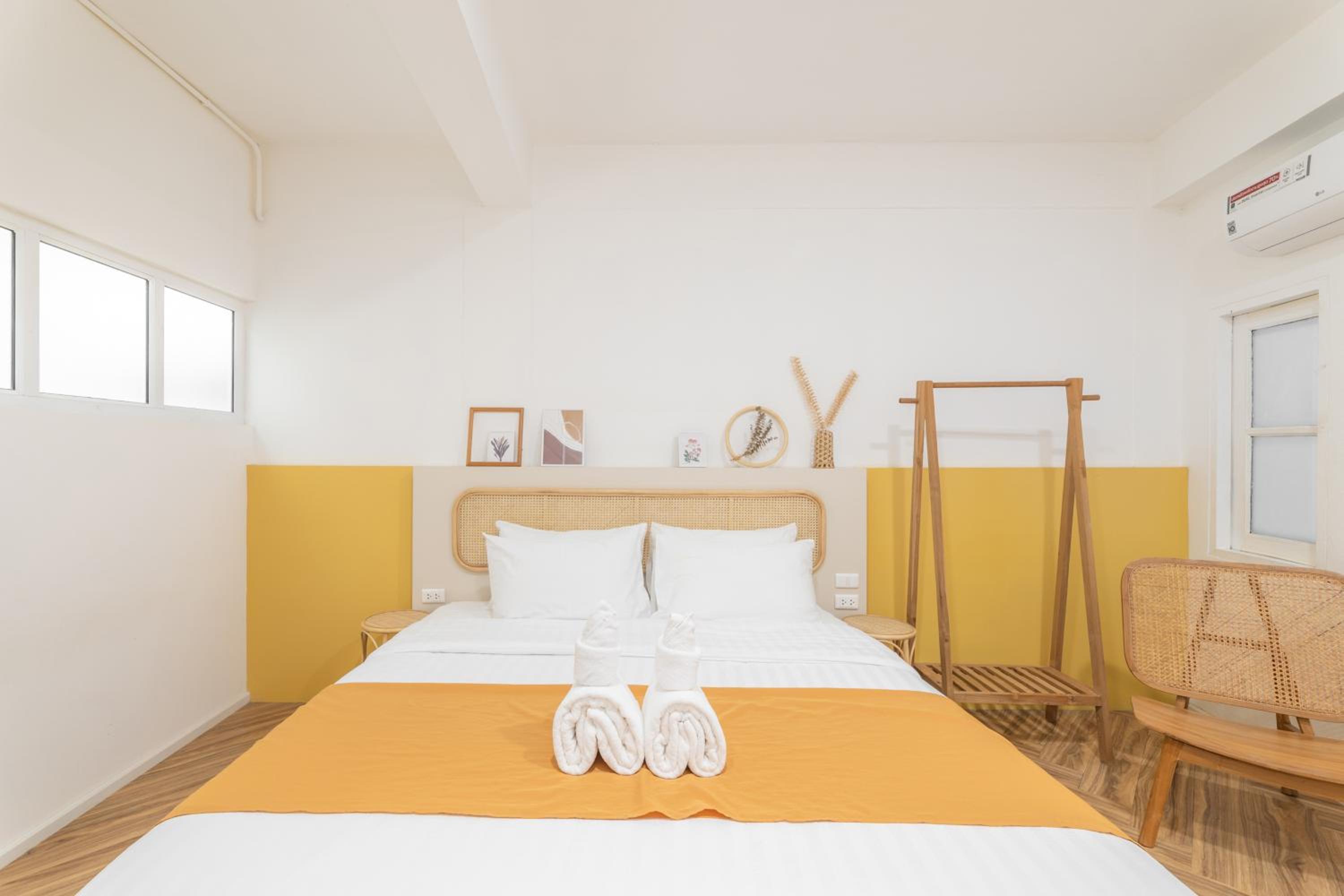 Craft studio apartment by Beginning with,3BR​ in heart of Nimman