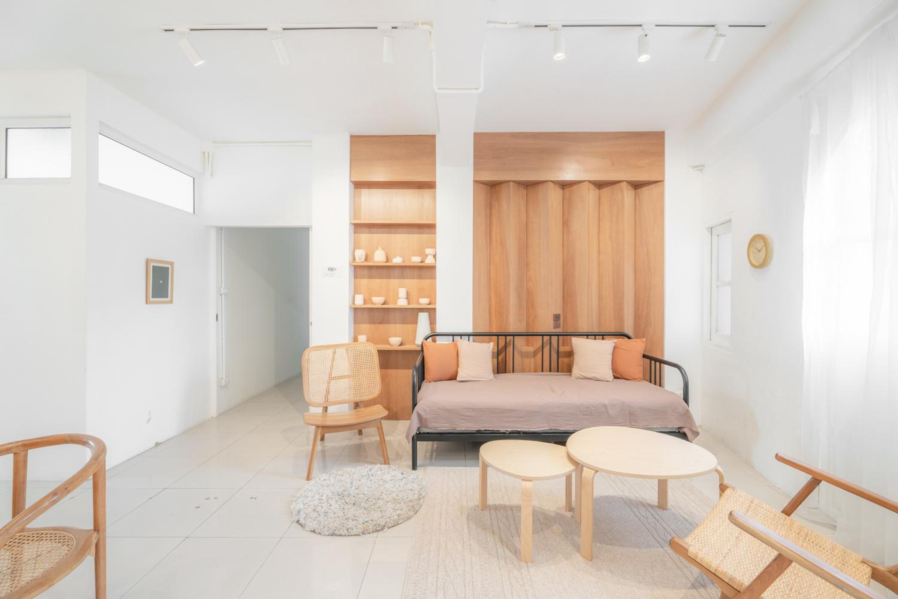 Craft studio apartment by Beginning with,3BR​ in heart of Nimman