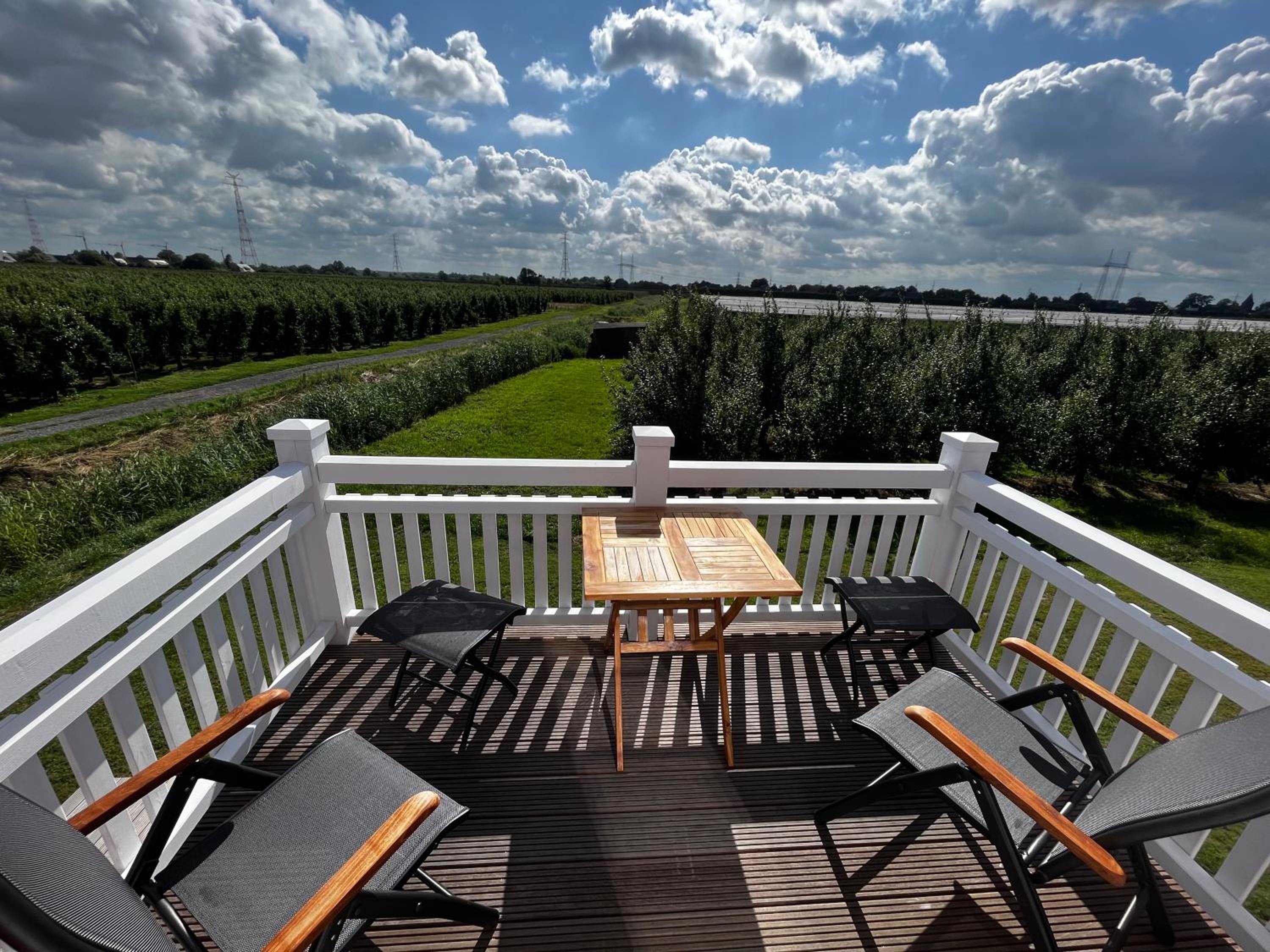 Muggelhuus das Loft mit Elbdeichblick im Alten Land und mit Wallbox