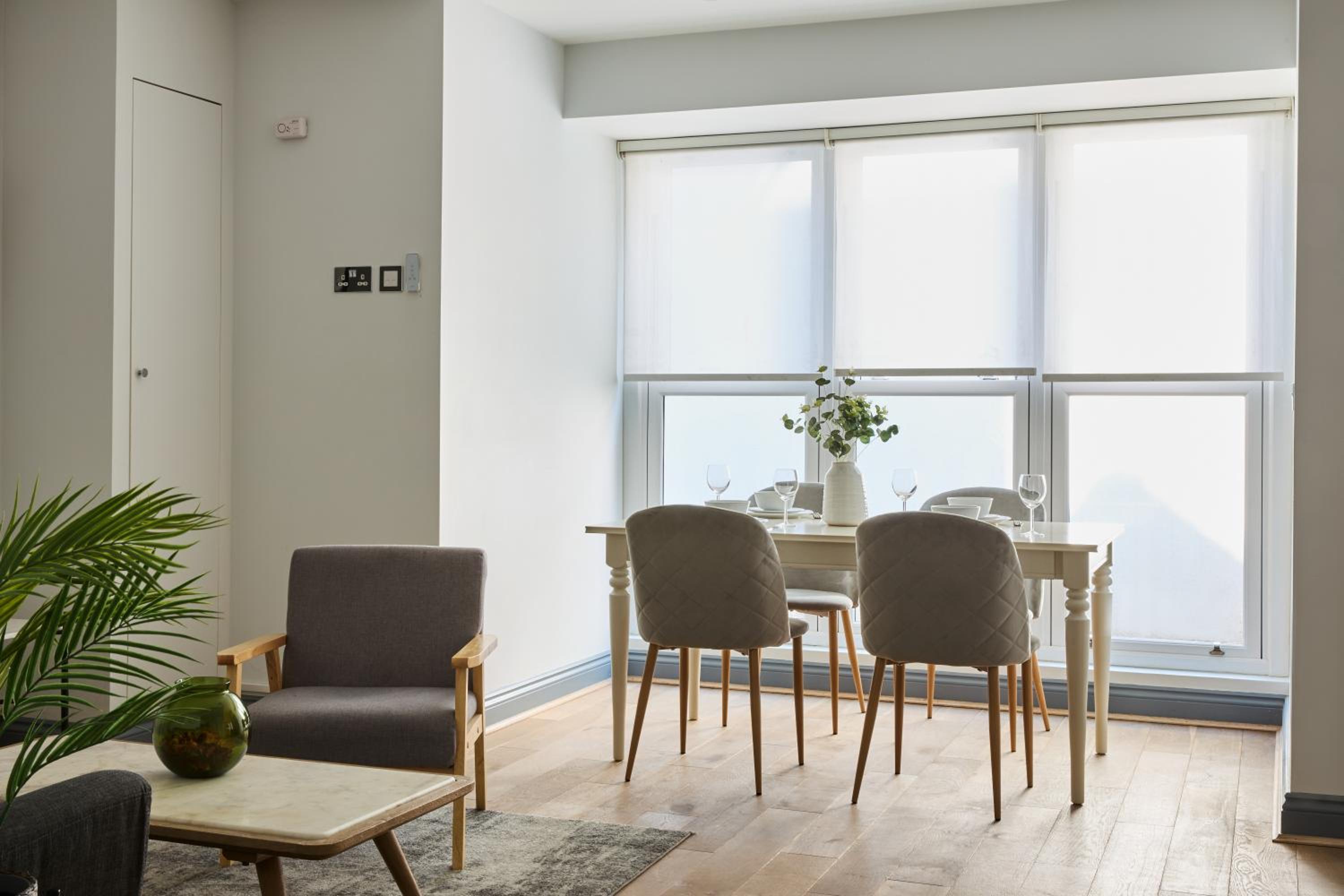 Ealing Broadway by Viridian Apartments view 3