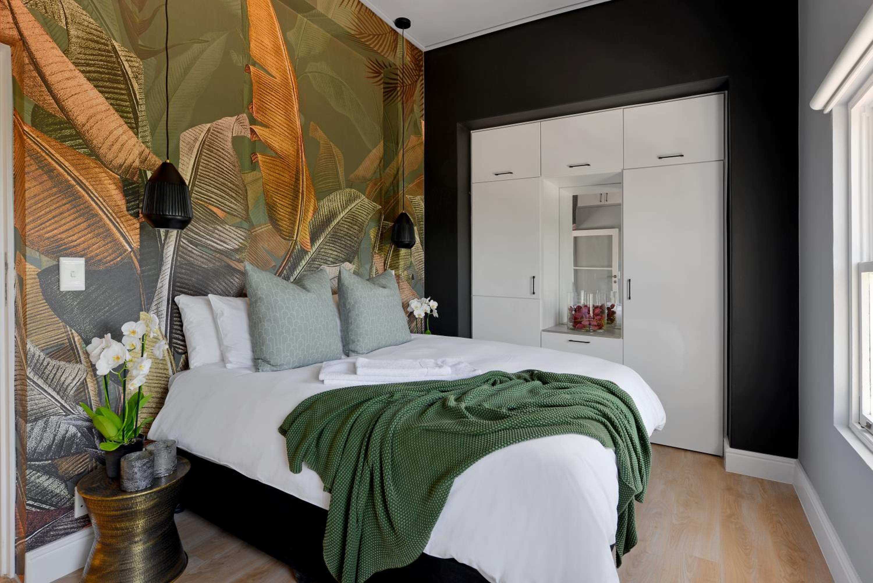 Bo-Kaap Elegance Historic Luxury & Mountain Views view 2