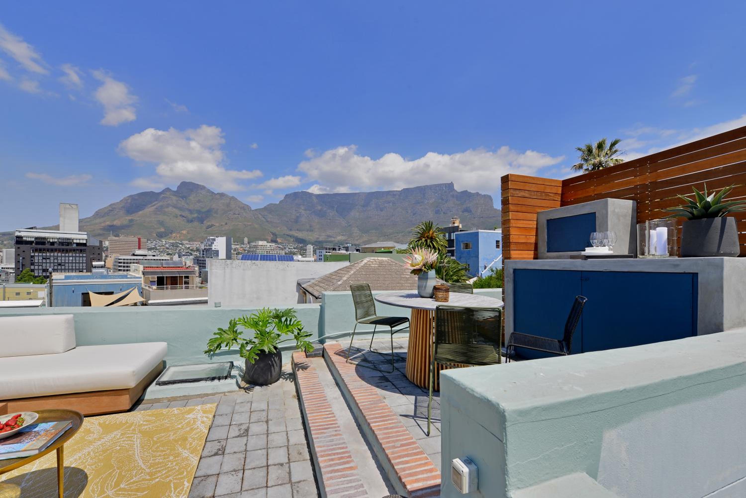 Bo-Kaap Elegance Historic Luxury & Mountain Views view 5