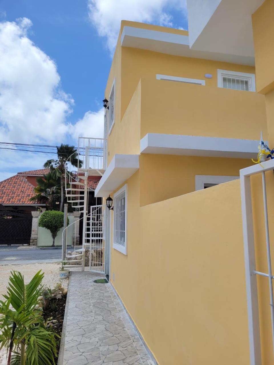AVE FENIX Apartments