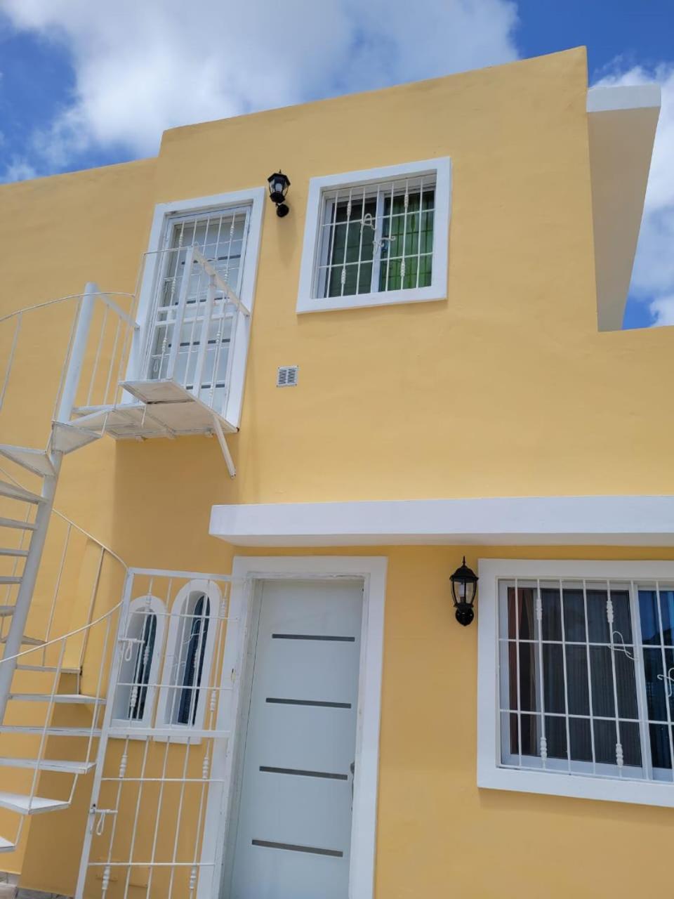 AVE FENIX Apartments
