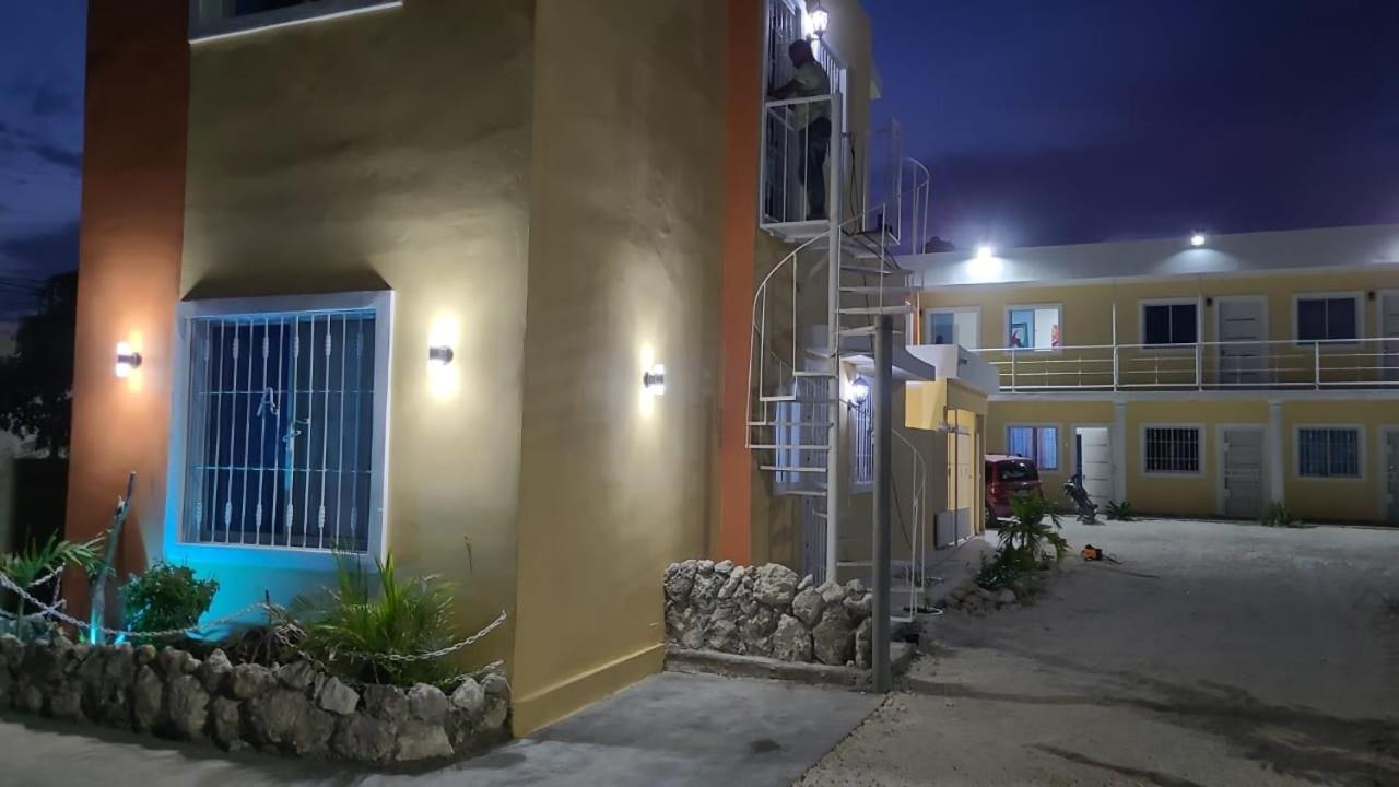AVE FENIX Apartments