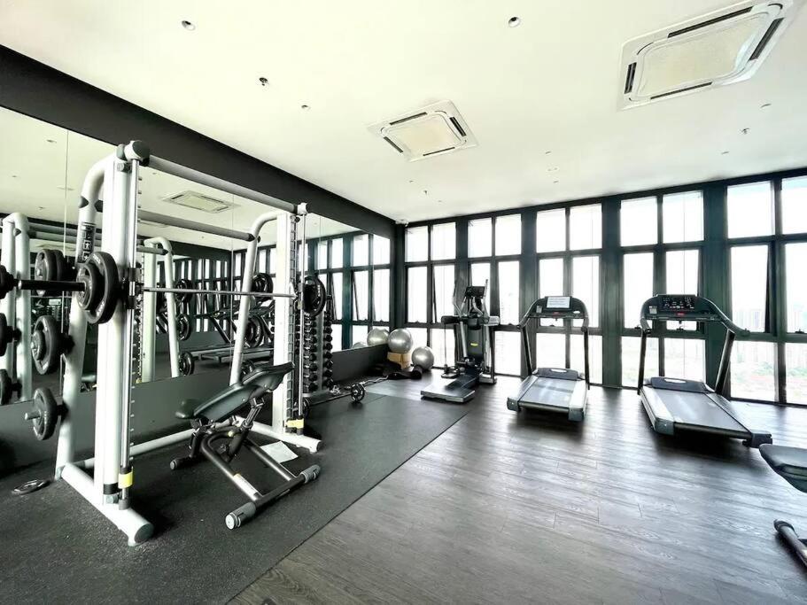 Pavilion Bukit Jalil Revo Aurora Walk to Mall & Near Axiata Arena by D'Summer 28A