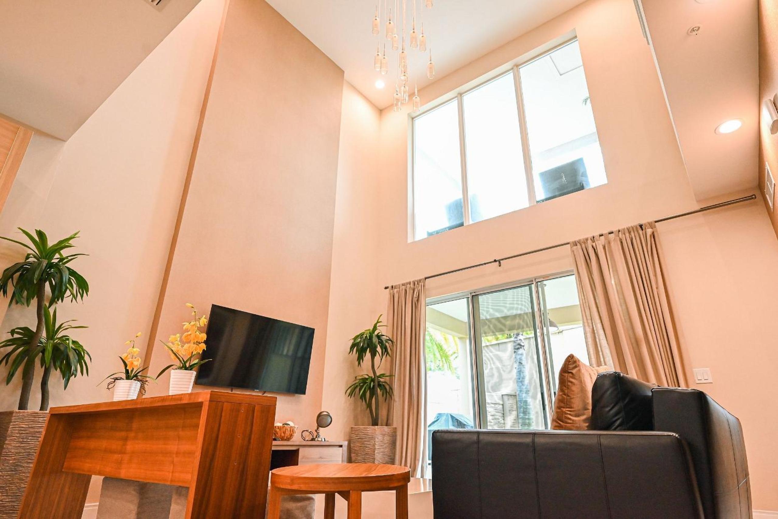 Home 4 Stylish Suites Luxury