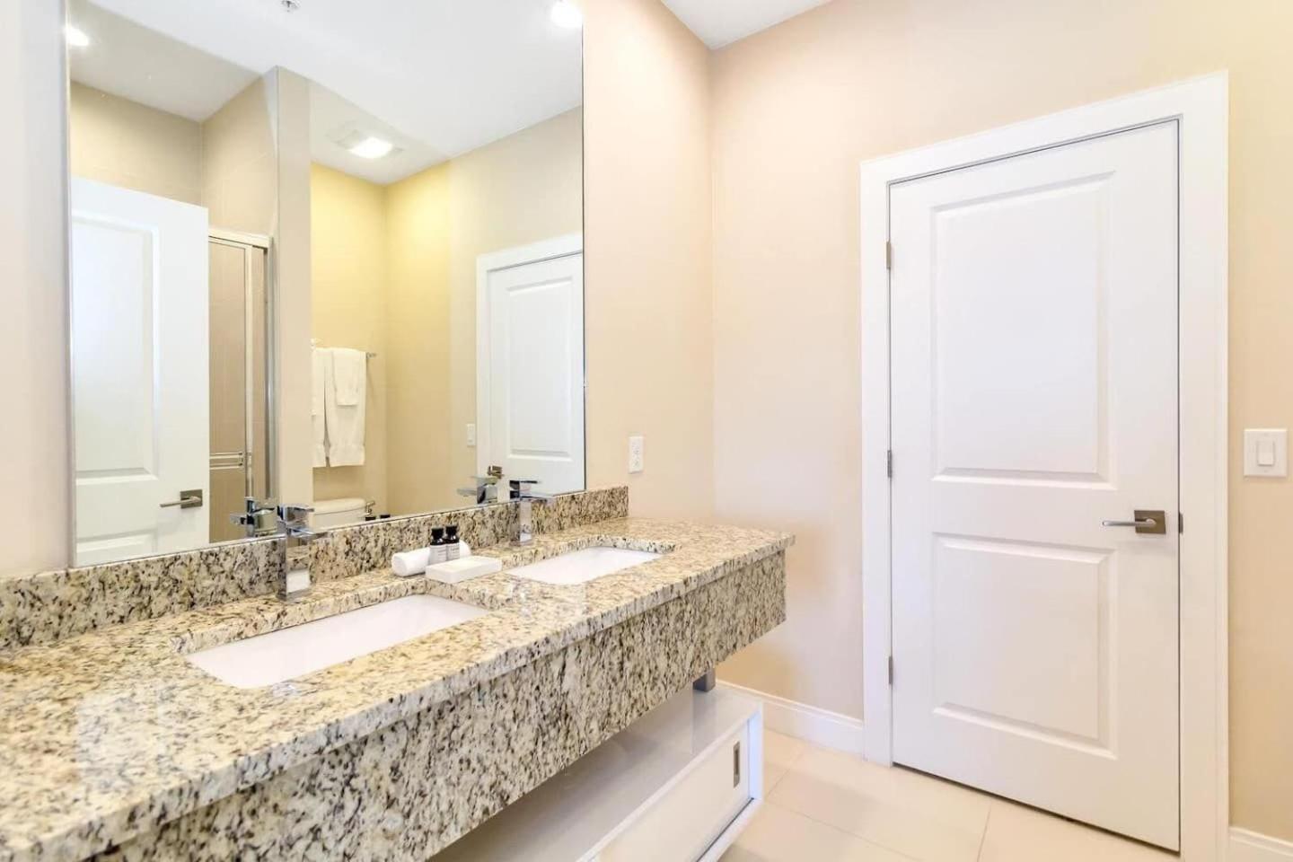 Home 4 Stylish Suites Luxury