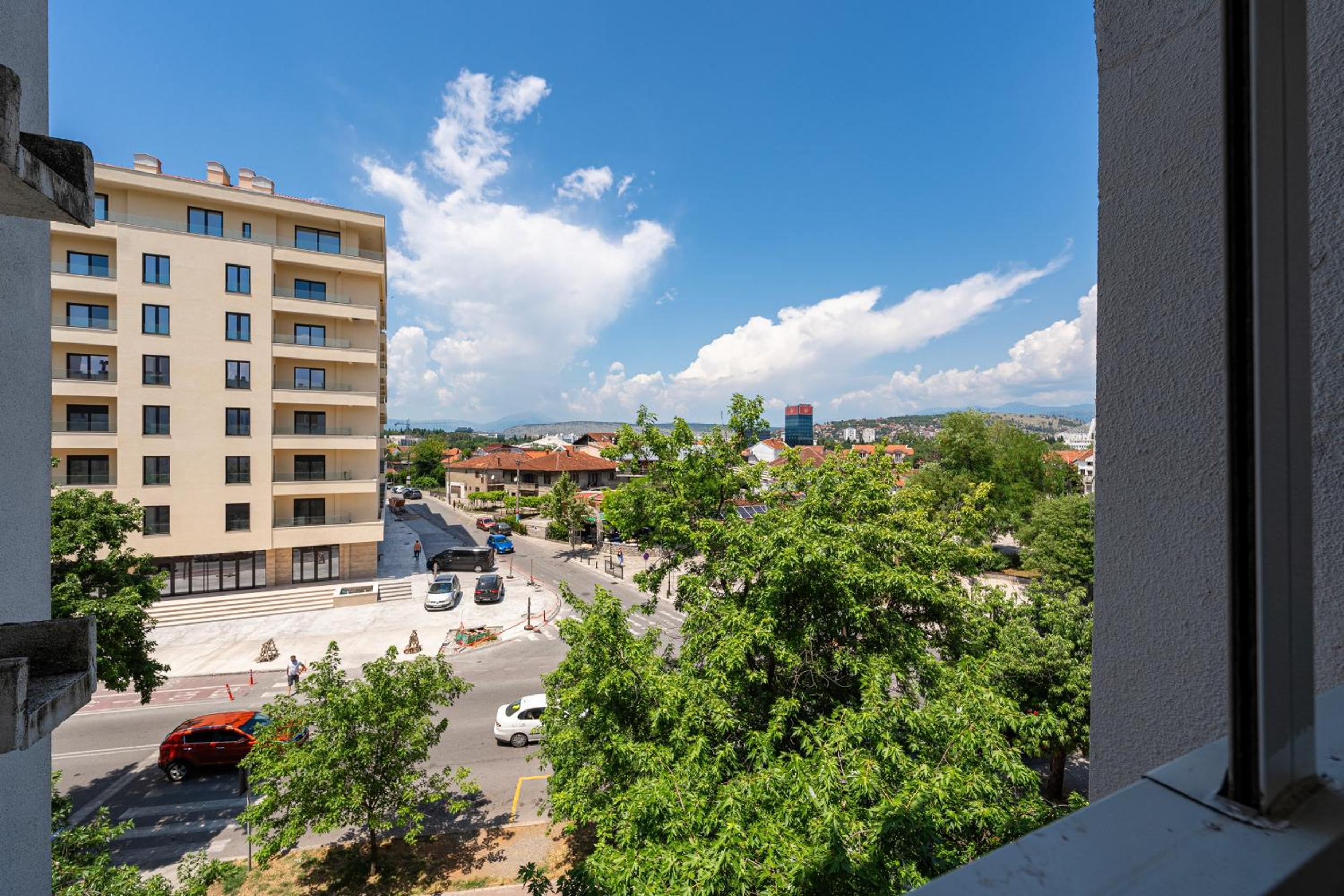 Clock Tower Lux Apartment