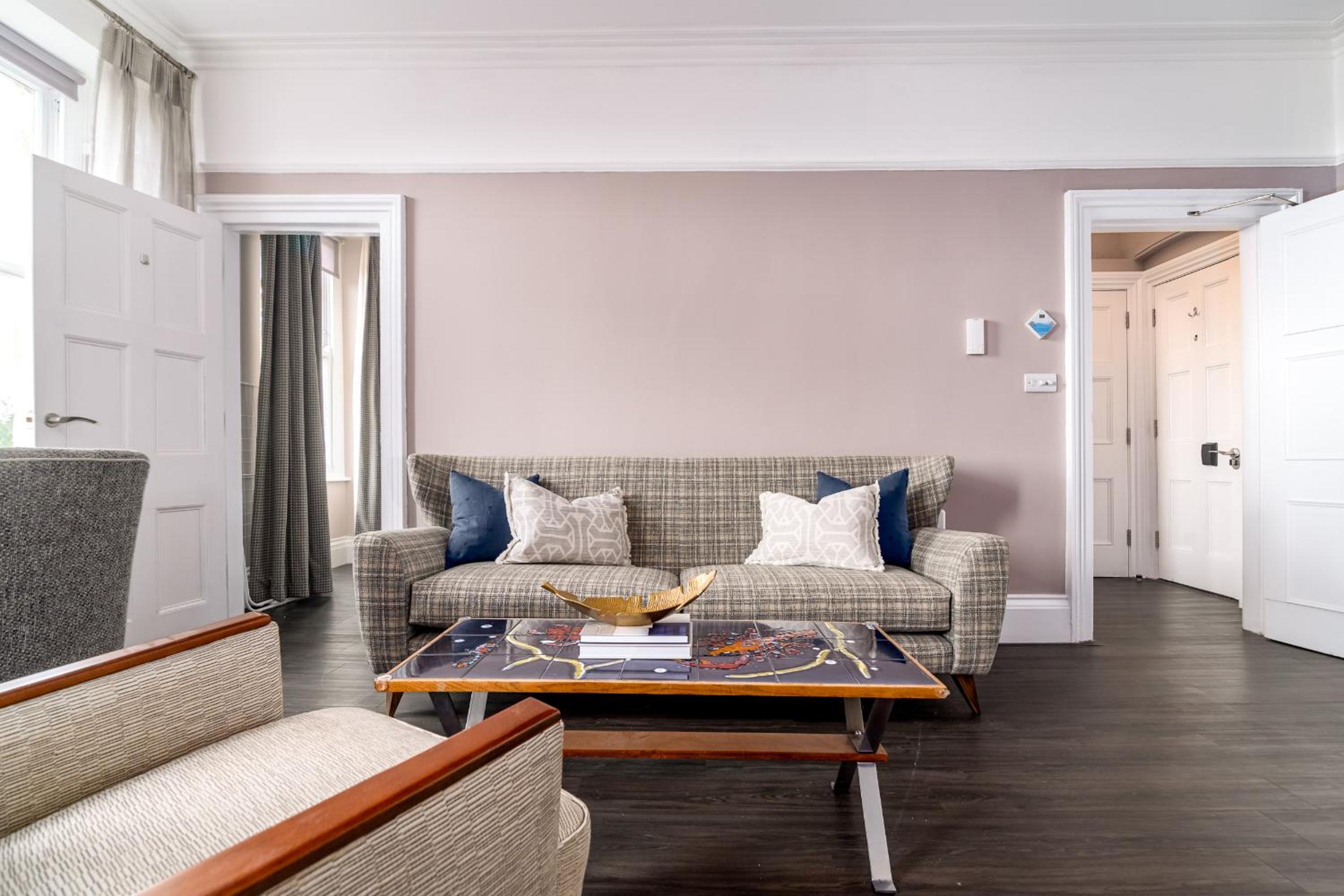 Charlotte Rise - Urban Apartments