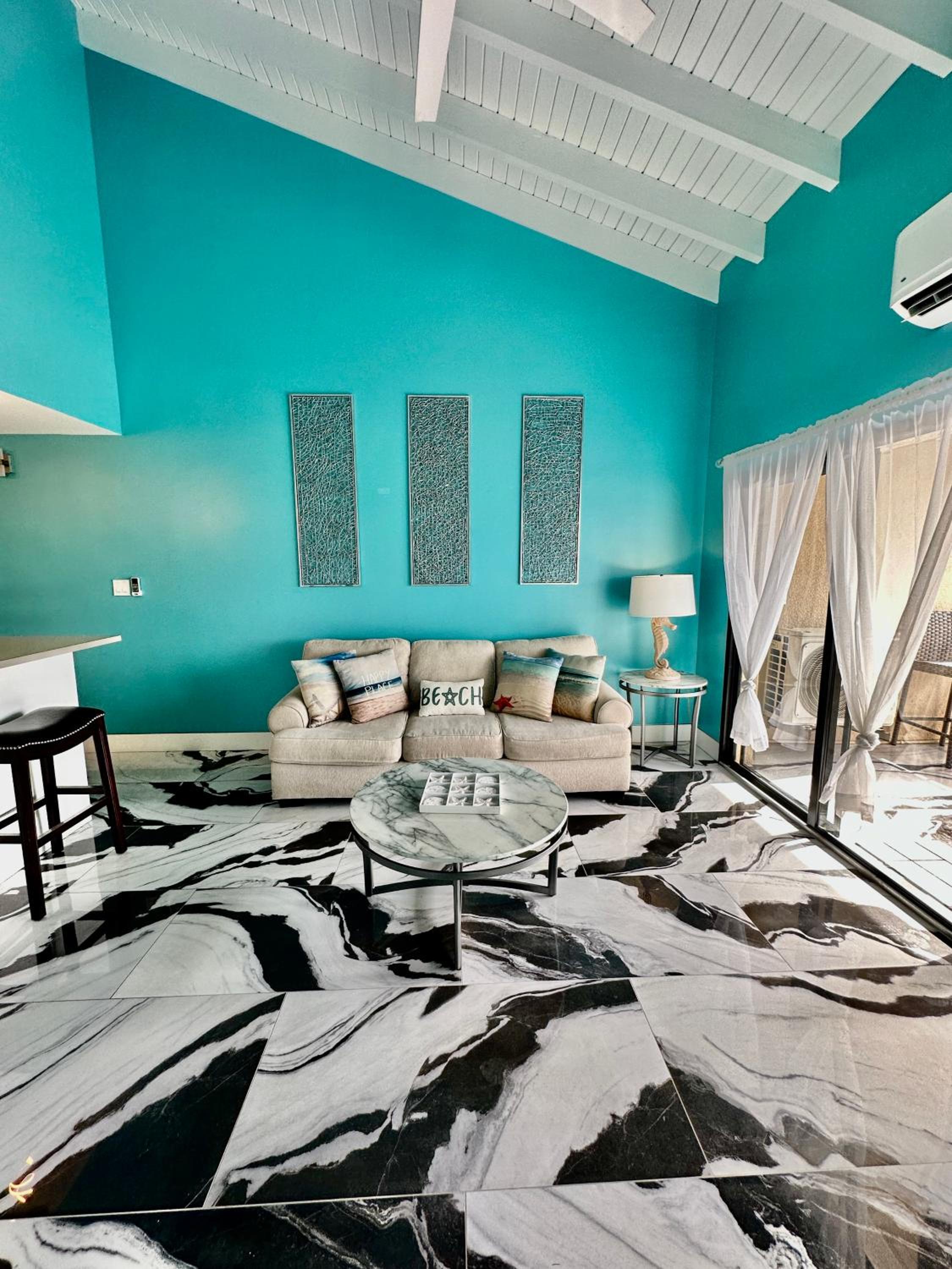Luxury 2Bed 2Bath Condo In Downtown Red Hook view 4