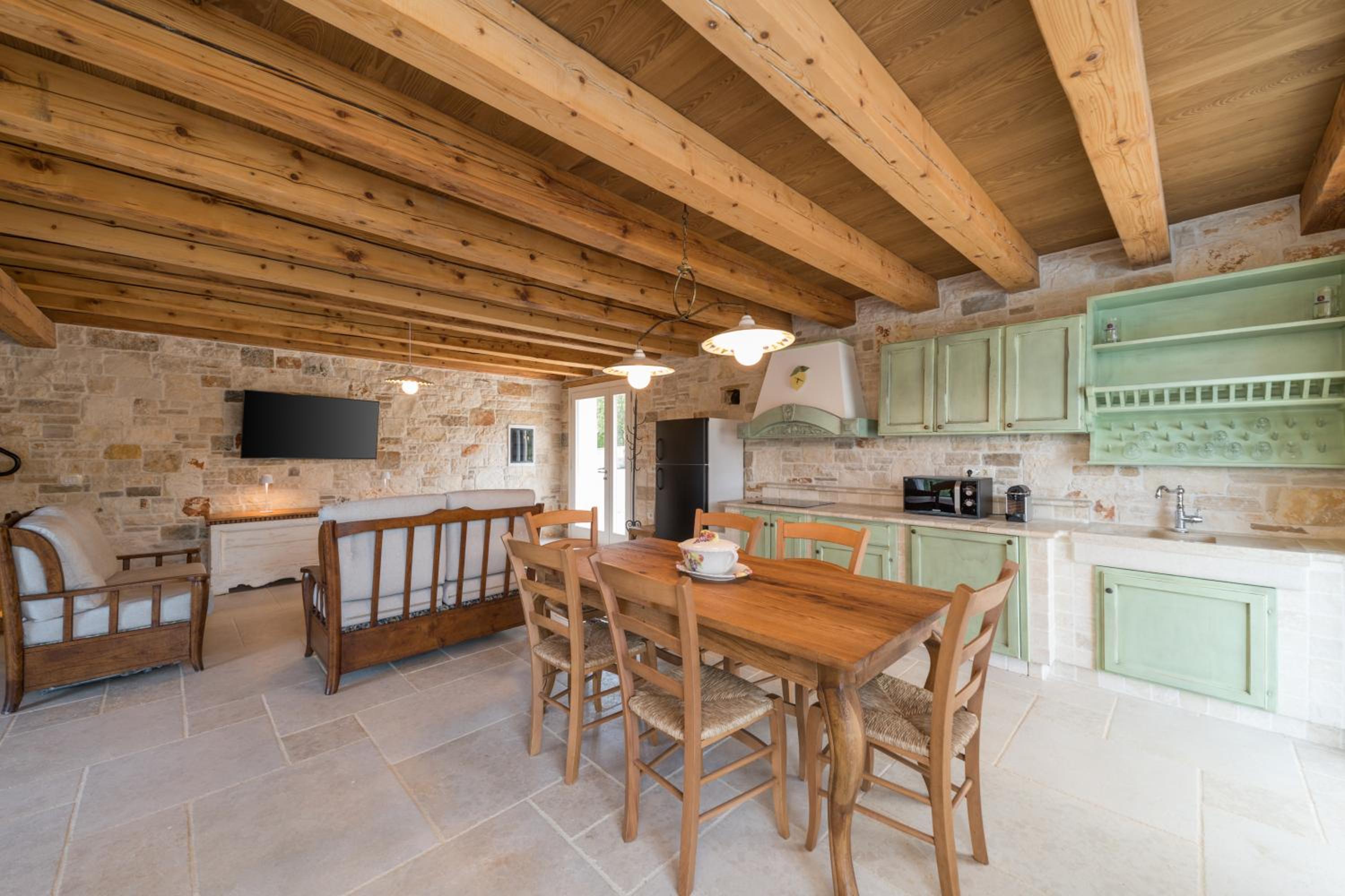 Villa Krug with 3 br and a pool immersed in nature near Buje