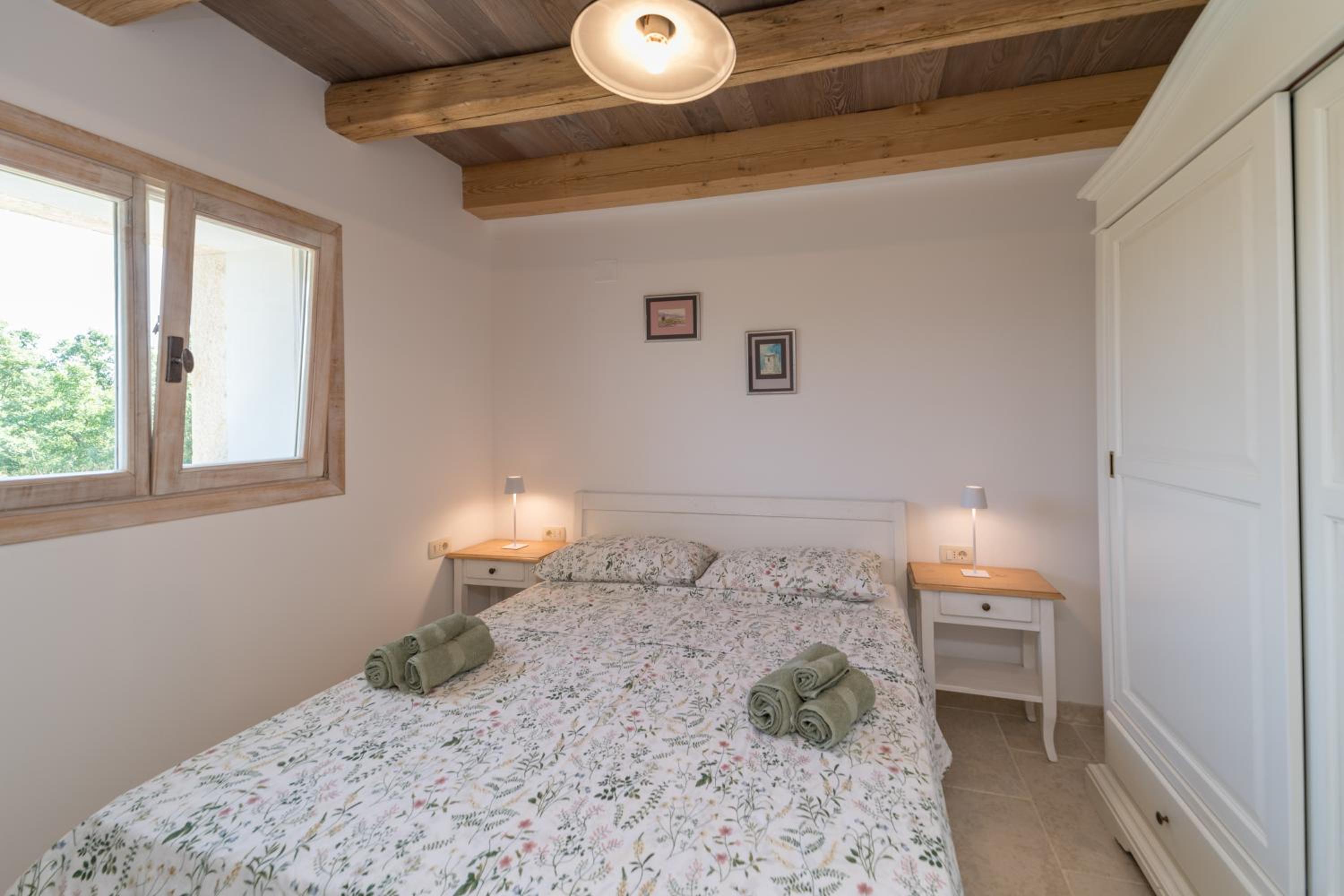 Villa Krug with 3 br and a pool immersed in nature near Buje