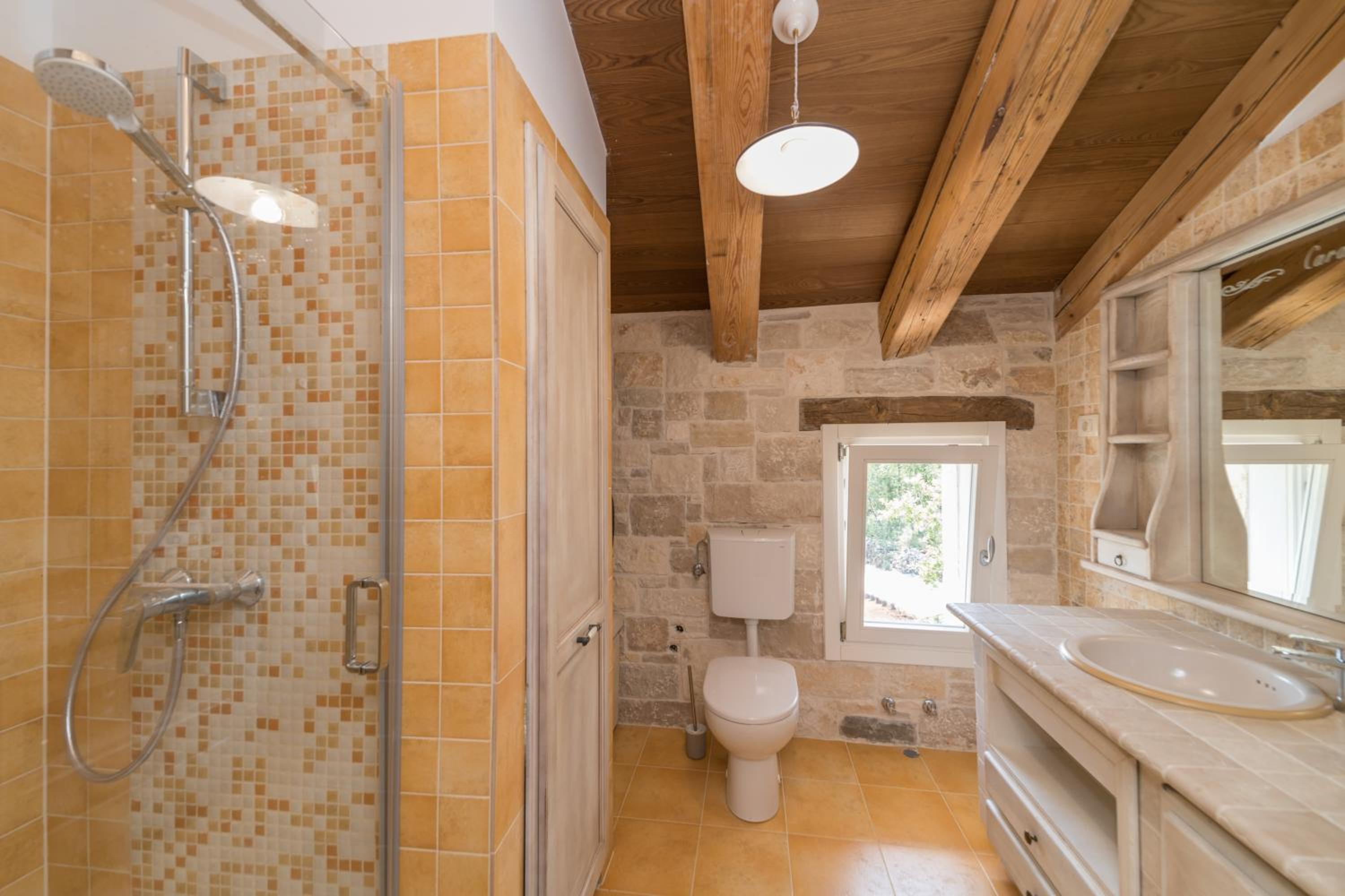 Villa Krug with 3 br and a pool immersed in nature near Buje