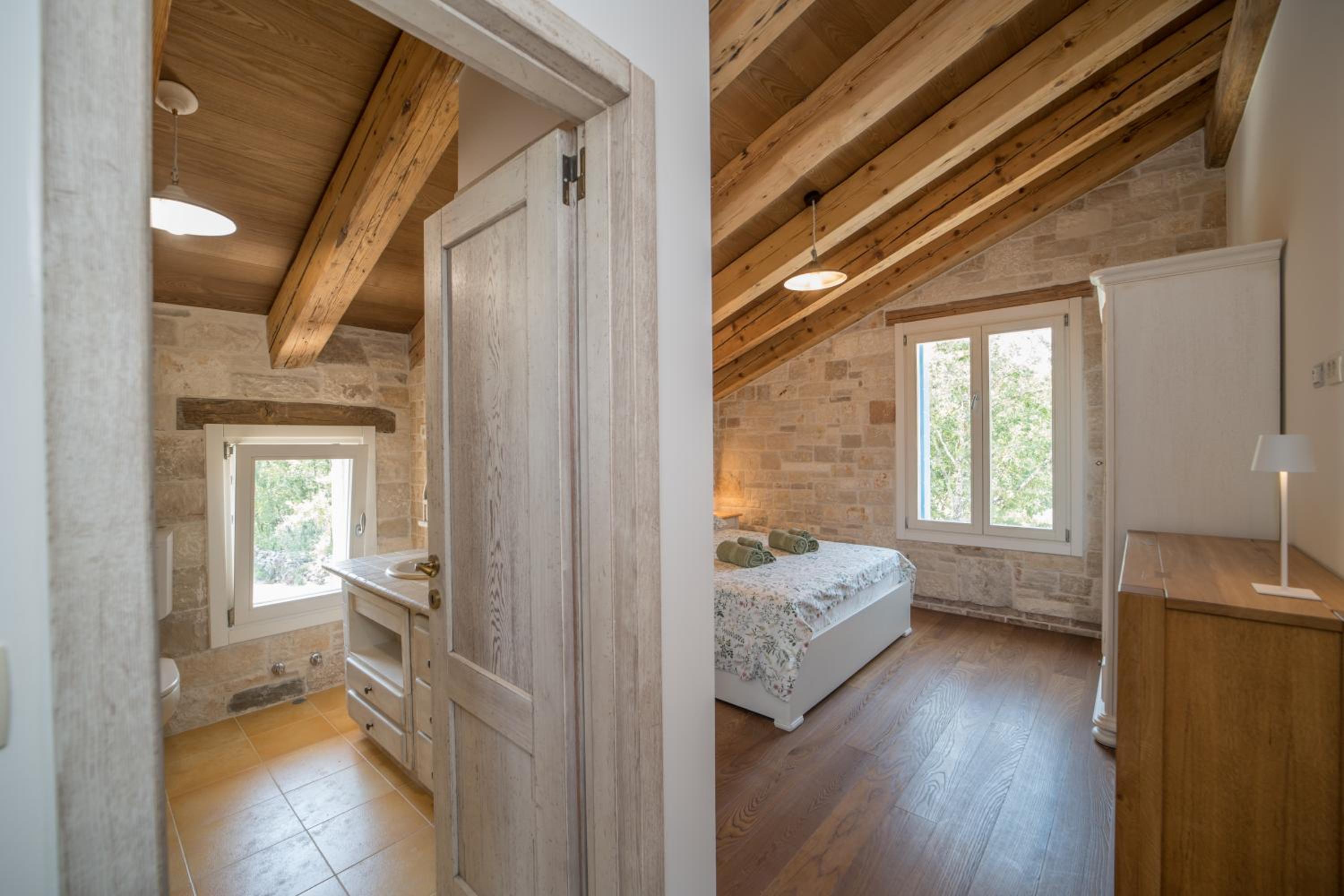 Villa Krug with 3 br and a pool immersed in nature near Buje