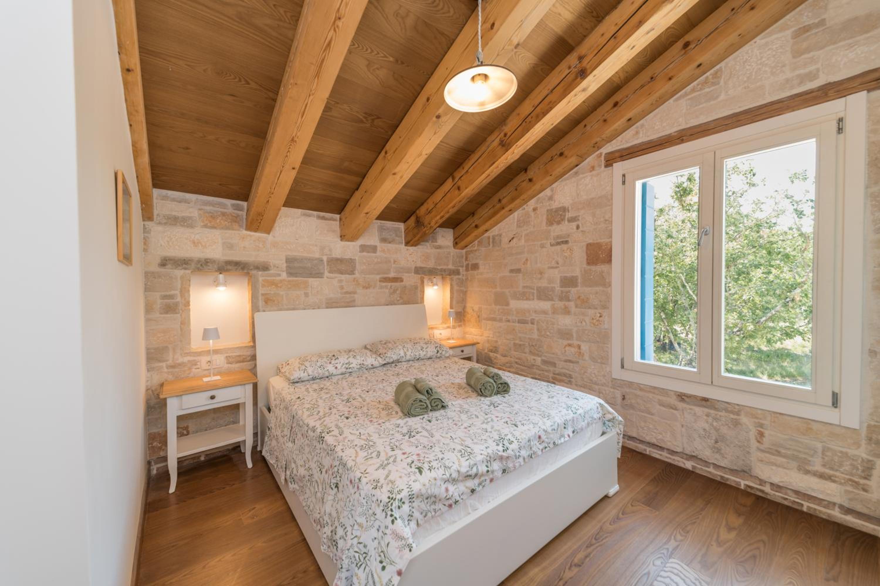 Villa Krug with 3 br and a pool immersed in nature near Buje