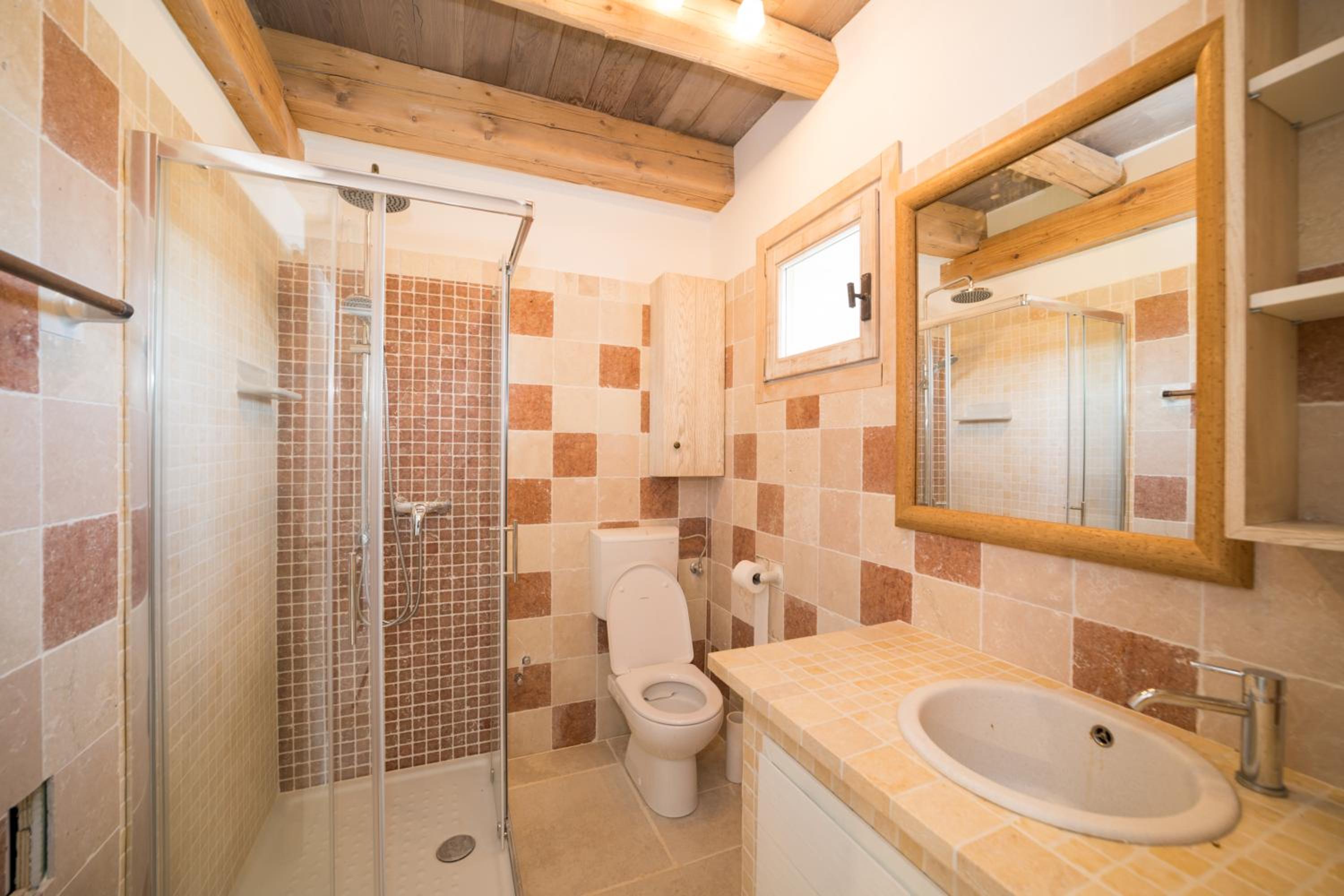 Villa Krug with 3 br and a pool immersed in nature near Buje