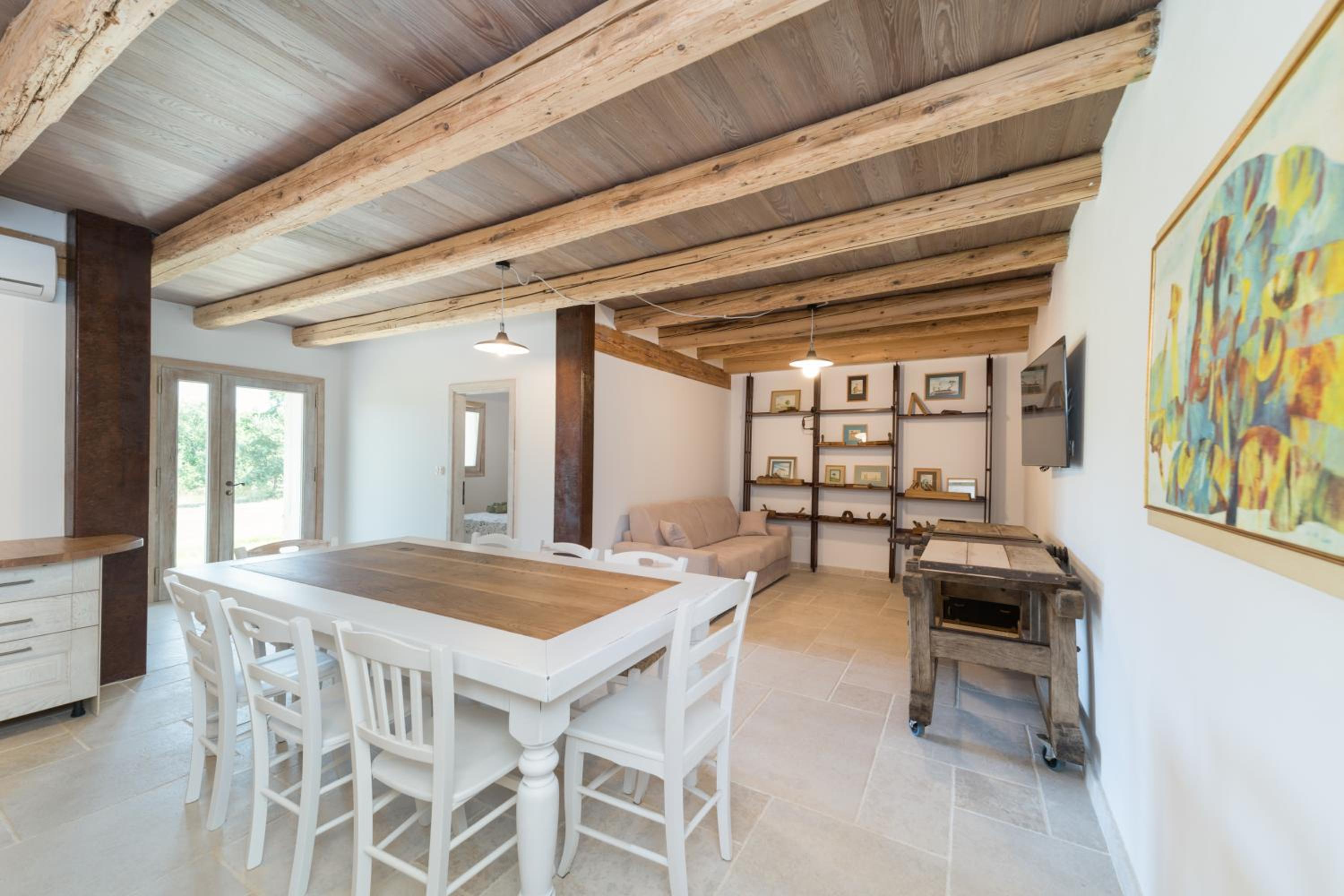 Villa Krug with 3 br and a pool immersed in nature near Buje
