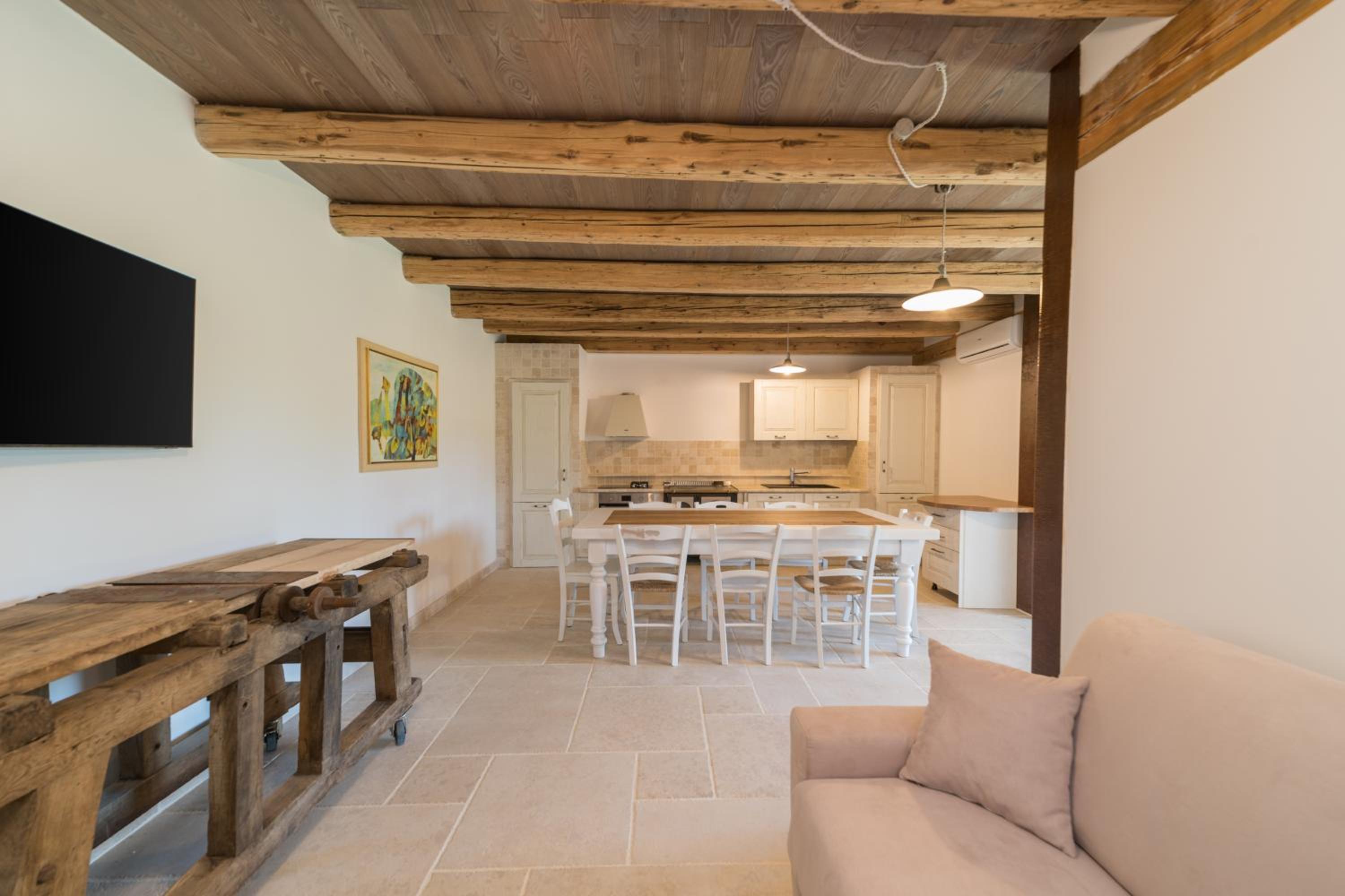 Villa Krug with 3 br and a pool immersed in nature near Buje
