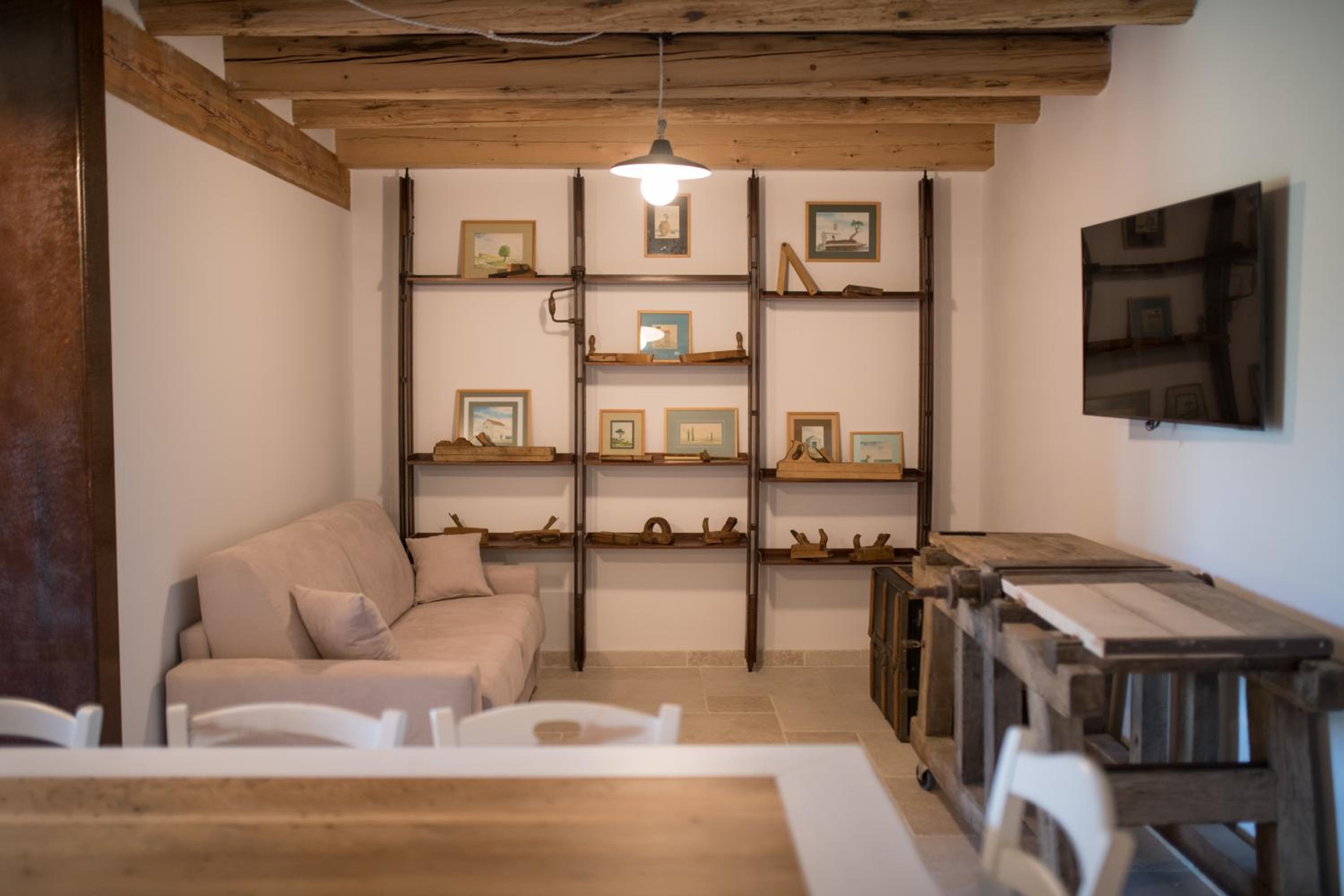 Villa Krug with 3 br and a pool immersed in nature near Buje