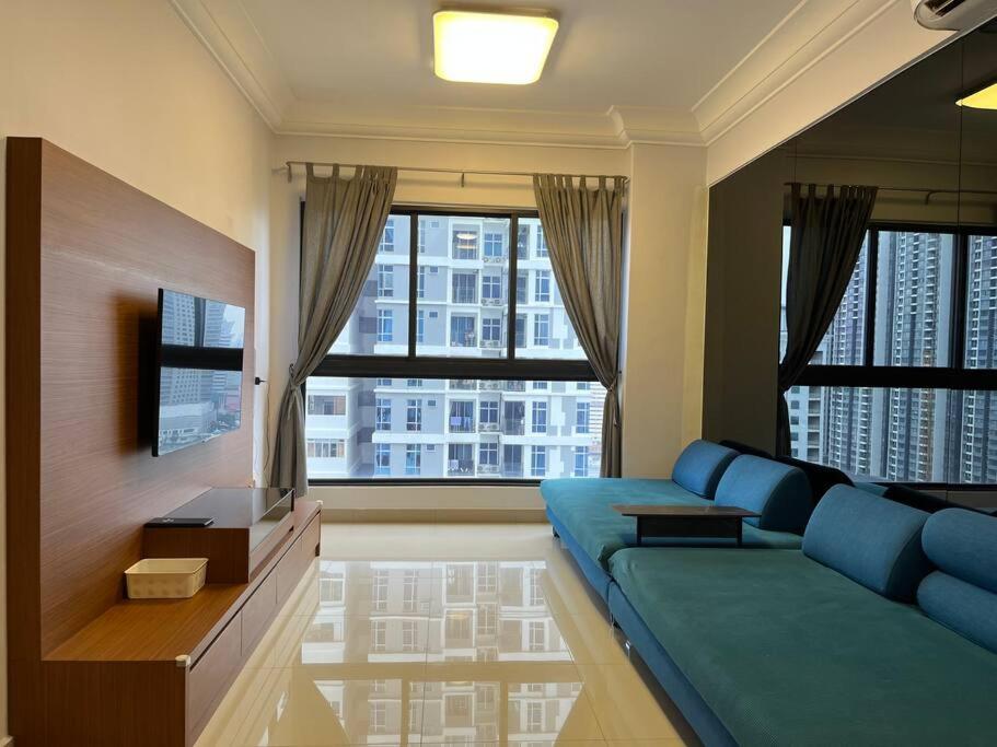 Vsummer, Homely Suite by Antlerzone