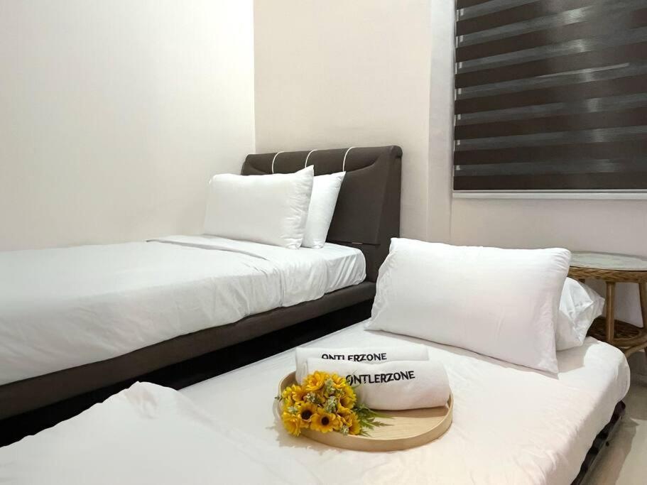 Vsummer, Homely Suite by Antlerzone