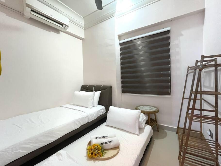 Vsummer, Homely Suite by Antlerzone