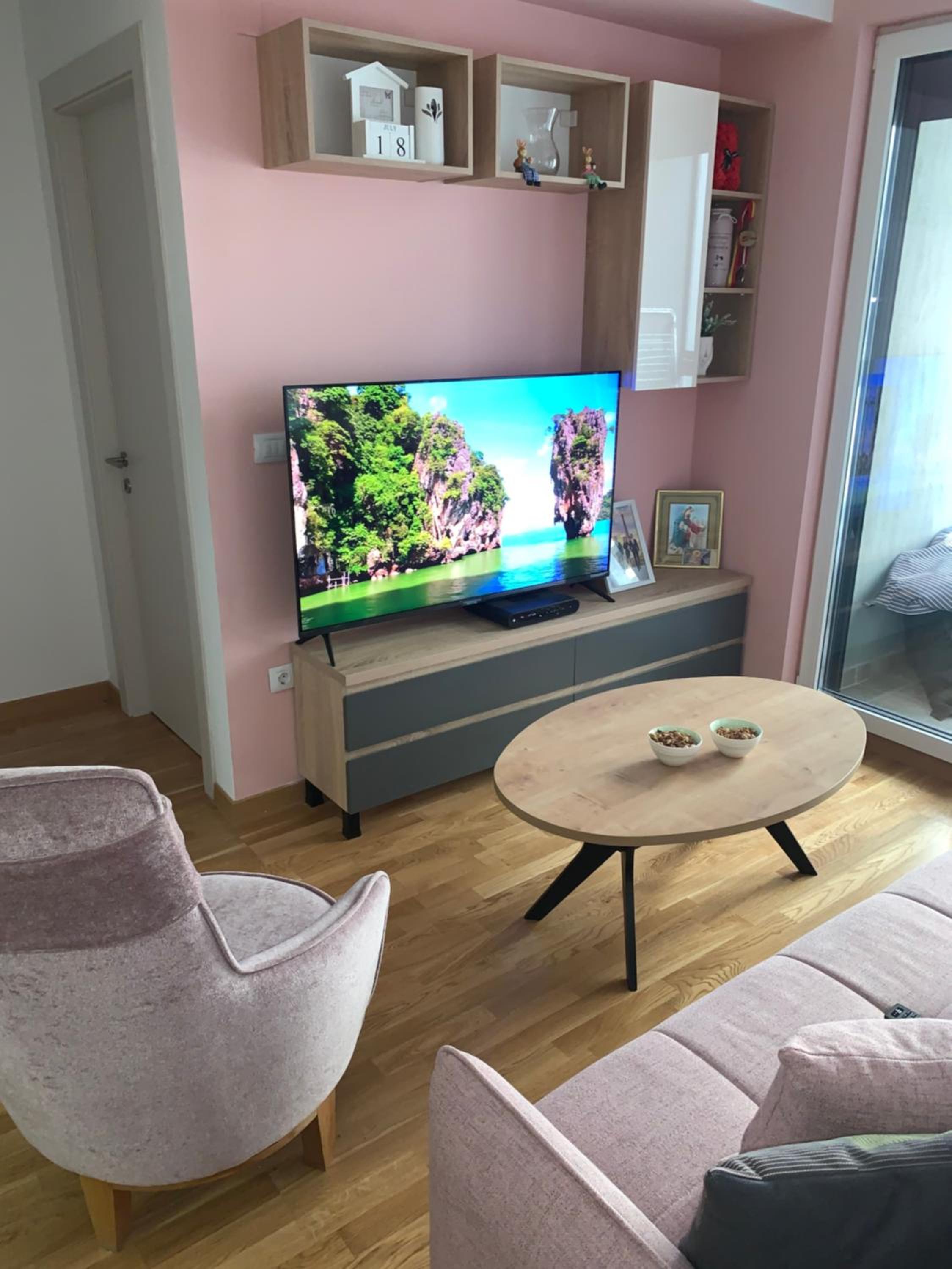 PINK Modern Apartment