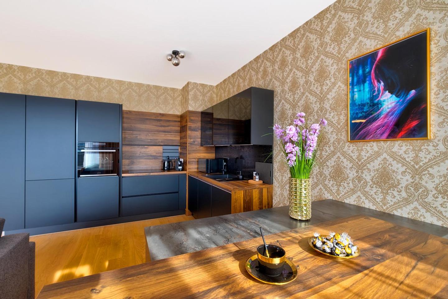 KLINGER Downtown Central City High Floor view 3